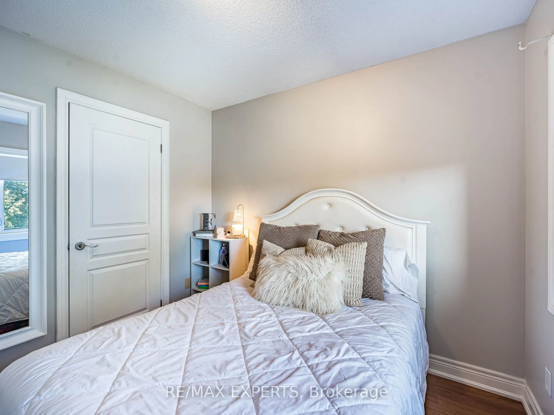 20 Foxchase Drive