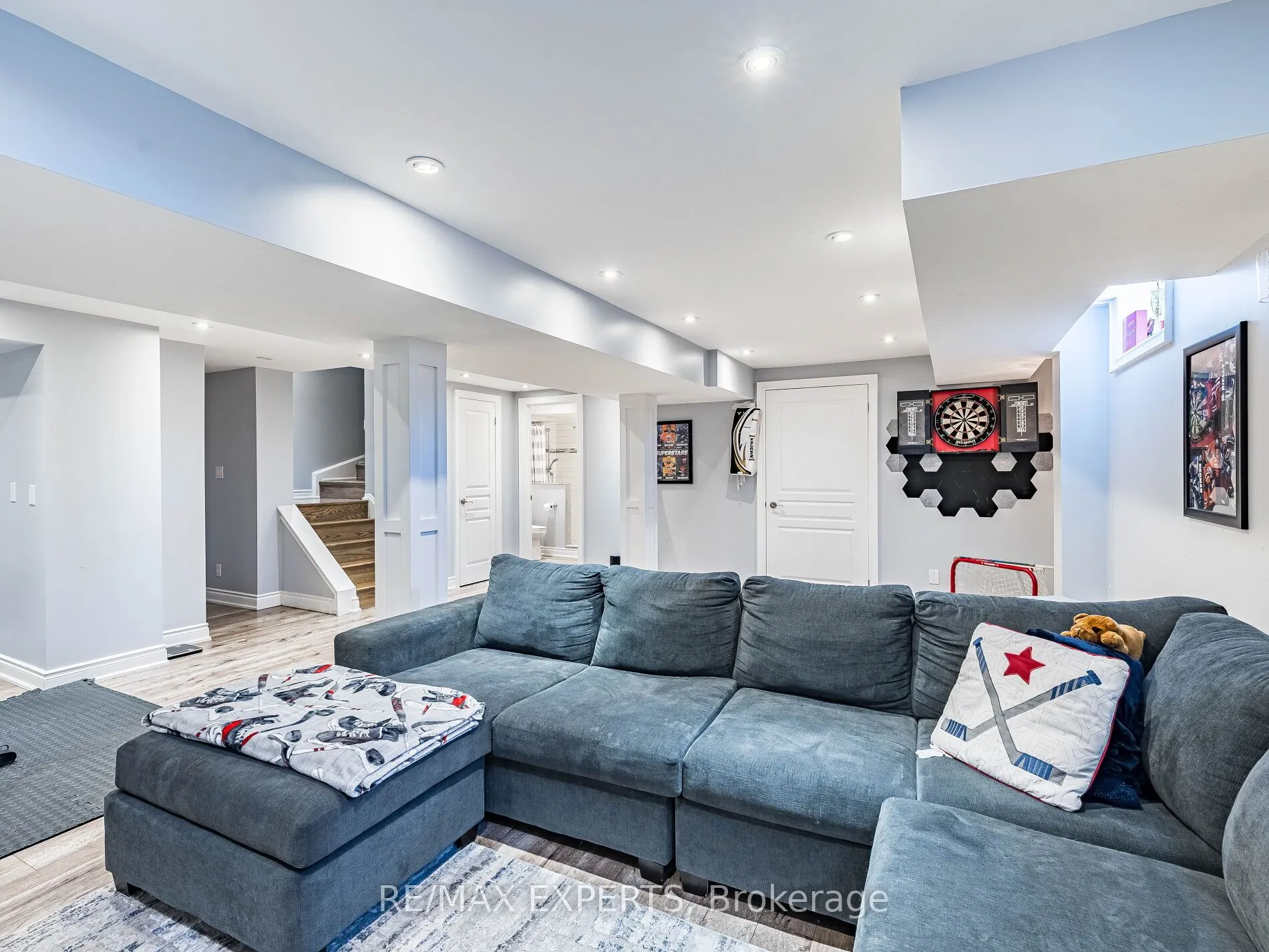 20 Foxchase Drive