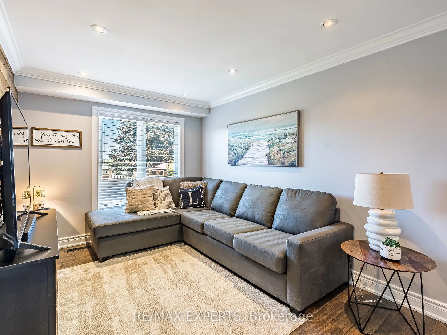 20 Foxchase Drive