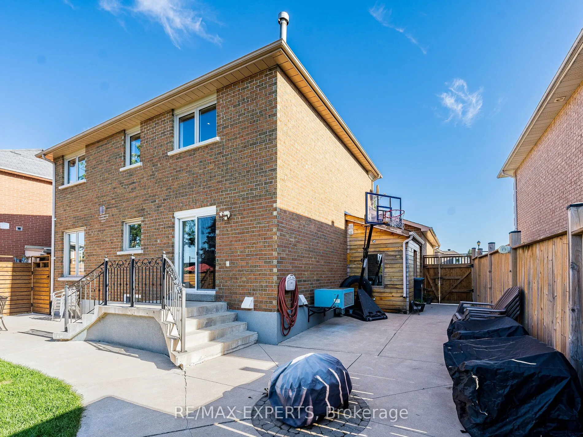 20 Foxchase Drive