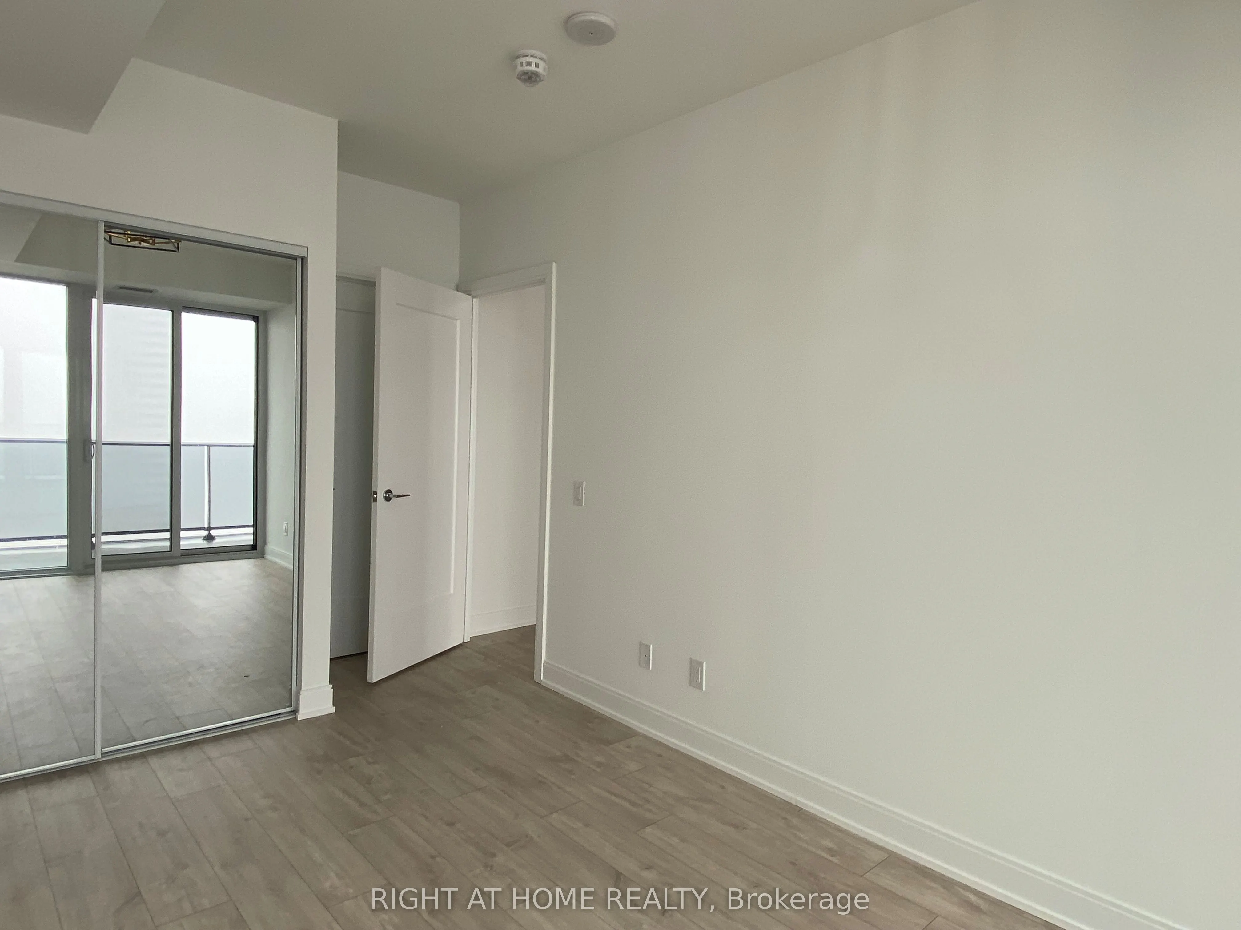 70 ANNIE CRAIG Drive, #1810