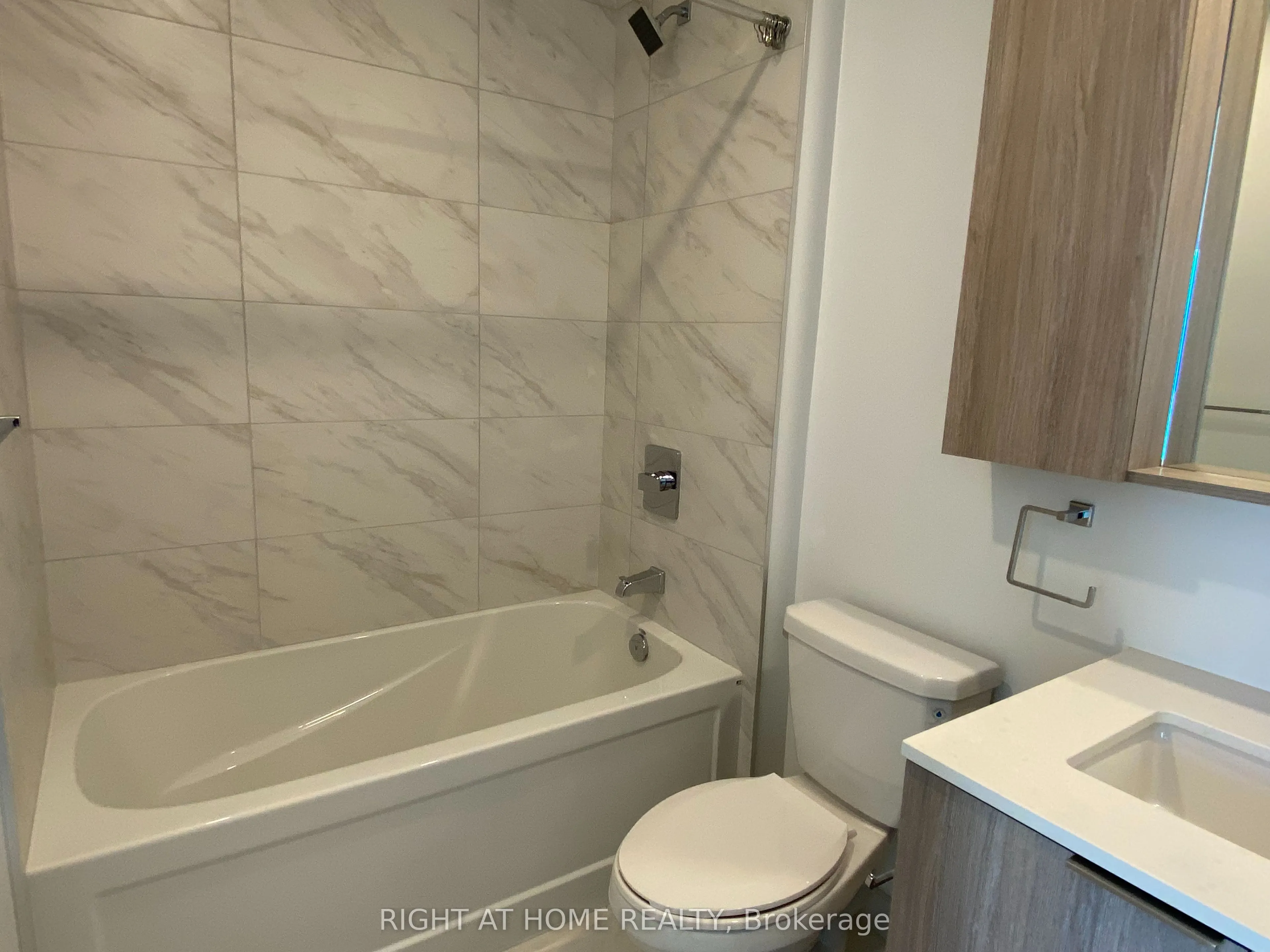 70 ANNIE CRAIG Drive, #1810