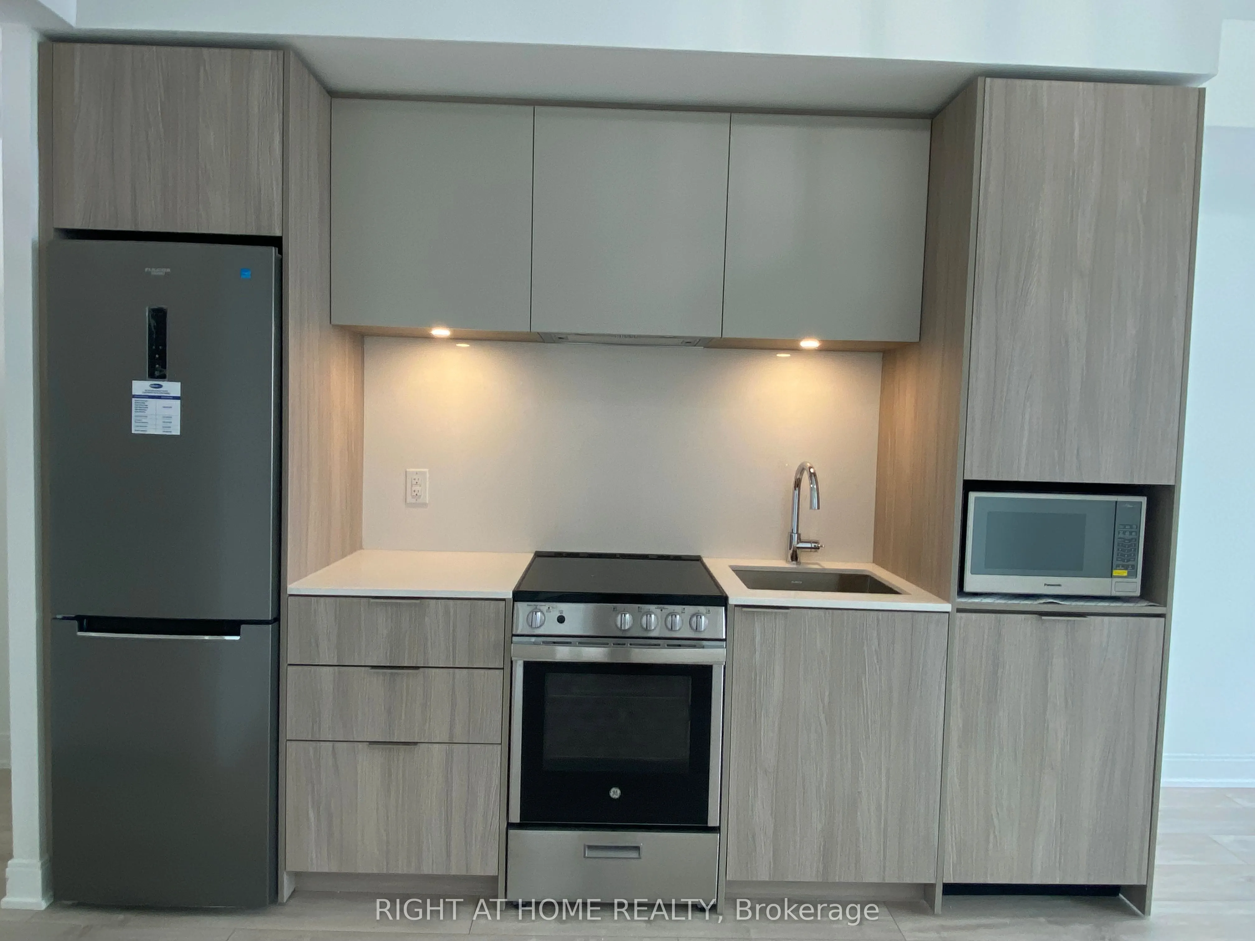 70 ANNIE CRAIG Drive, #1810