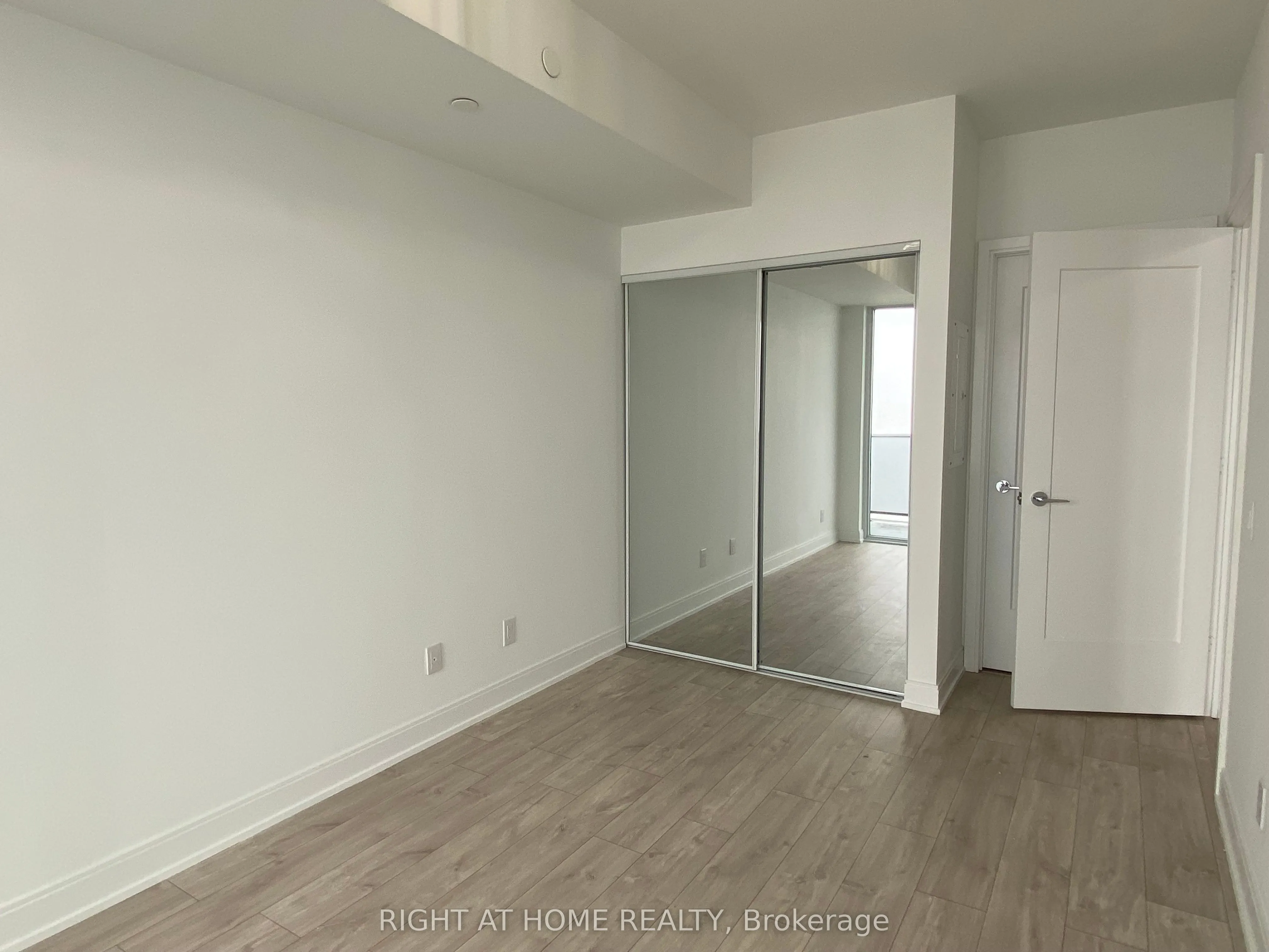 70 ANNIE CRAIG Drive, #1810
