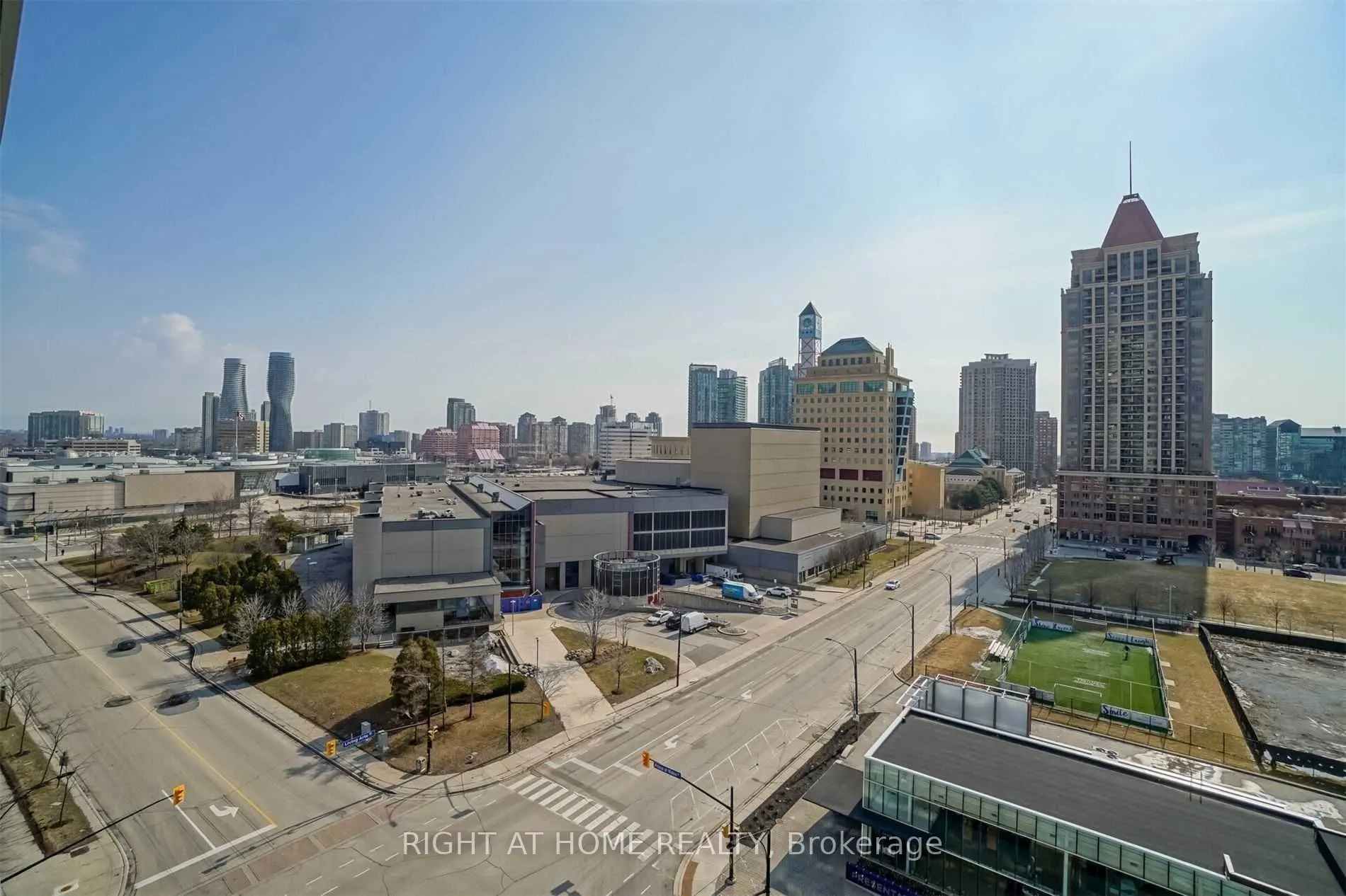 365 Prince Of Wales Drive, #903