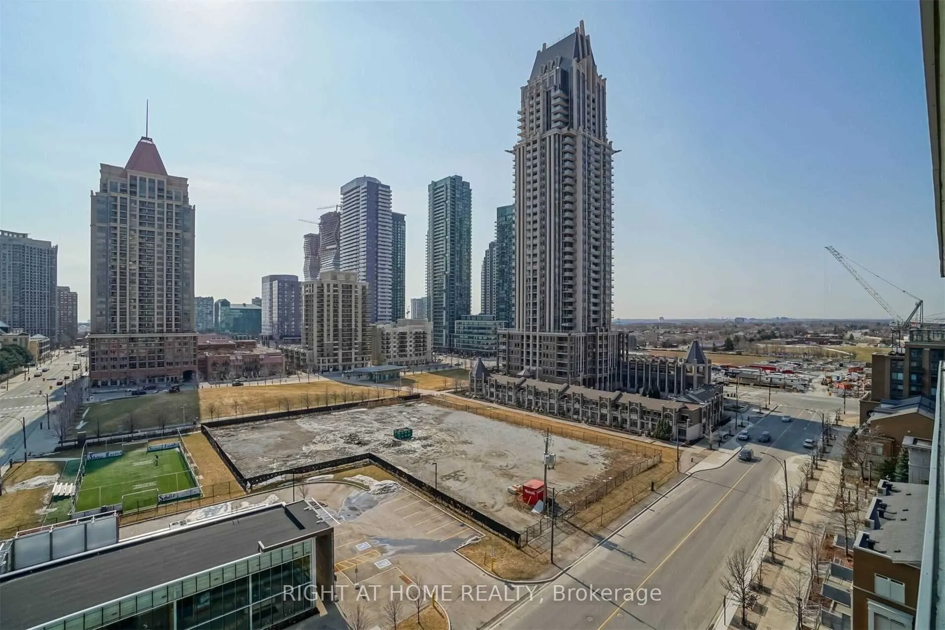 365 Prince Of Wales Drive, #903