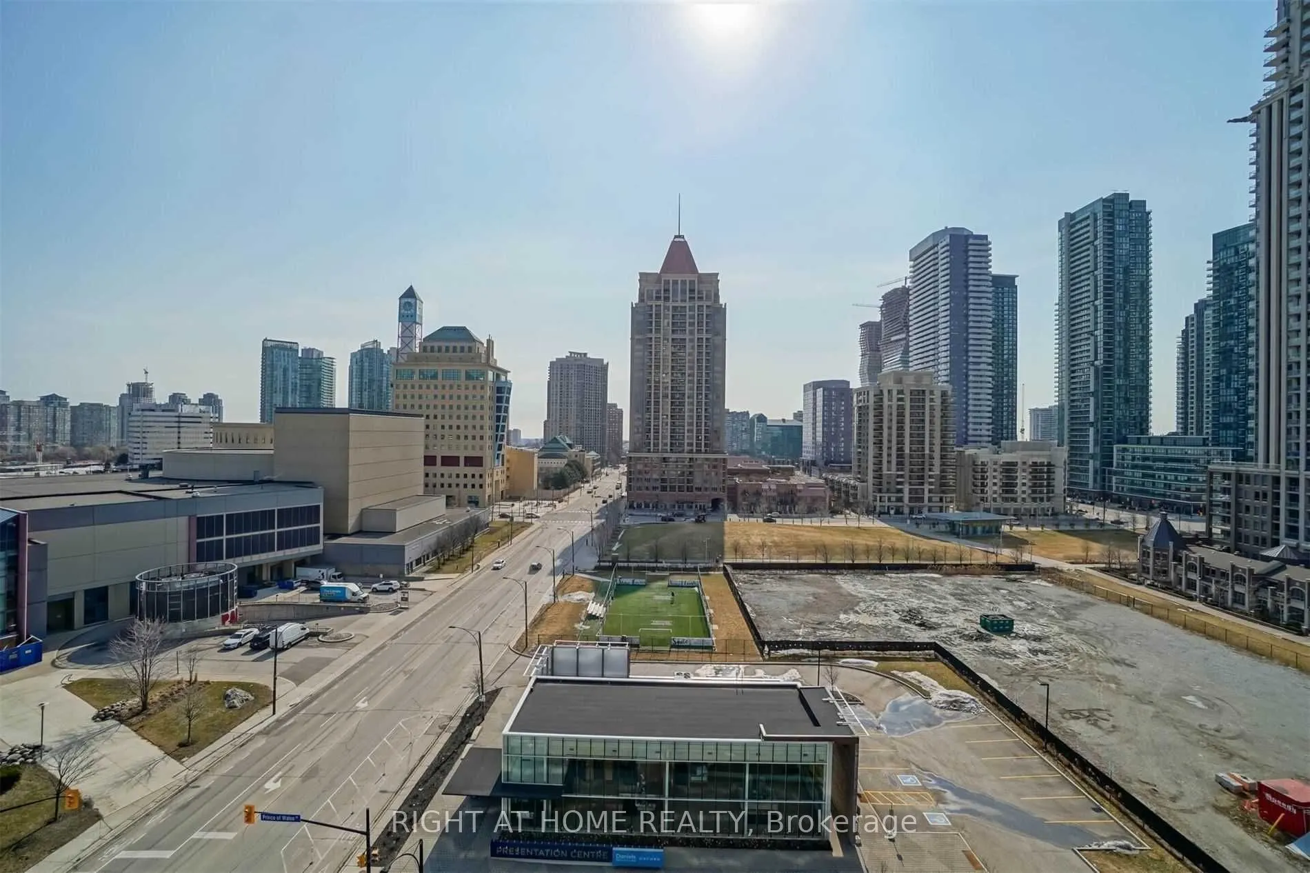 365 Prince Of Wales Drive, #903
