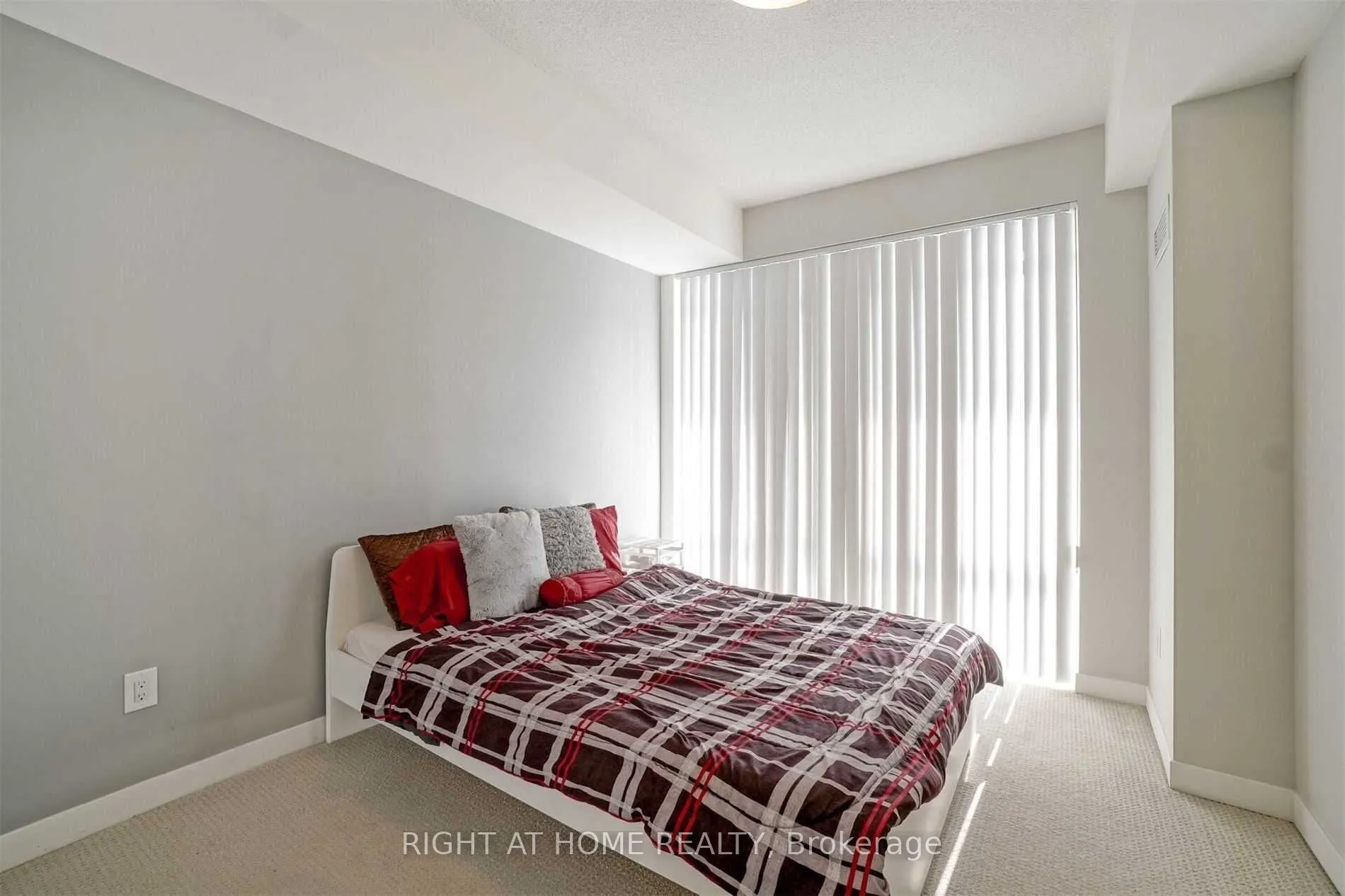 365 Prince Of Wales Drive, #903