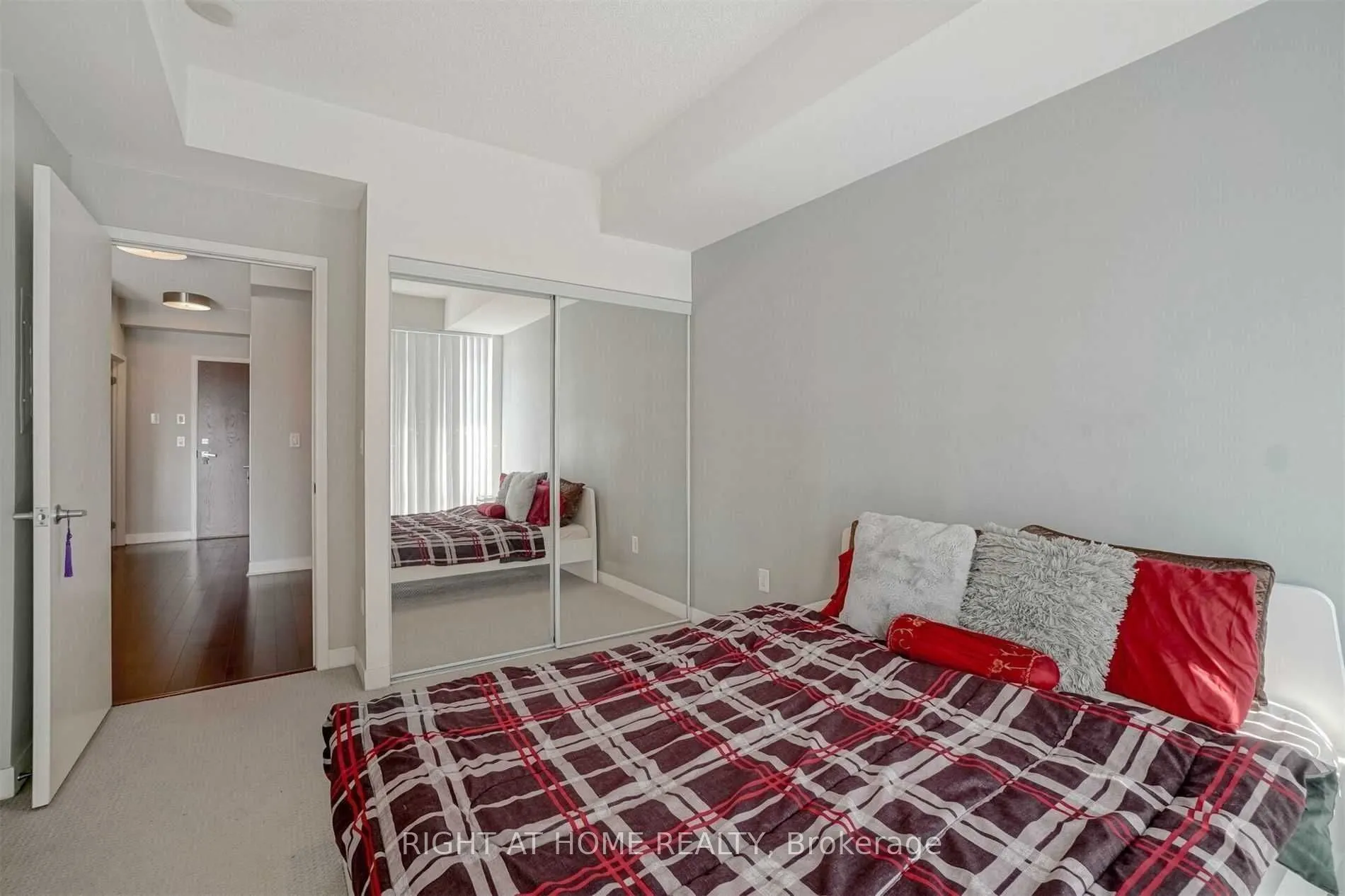 365 Prince Of Wales Drive, #903