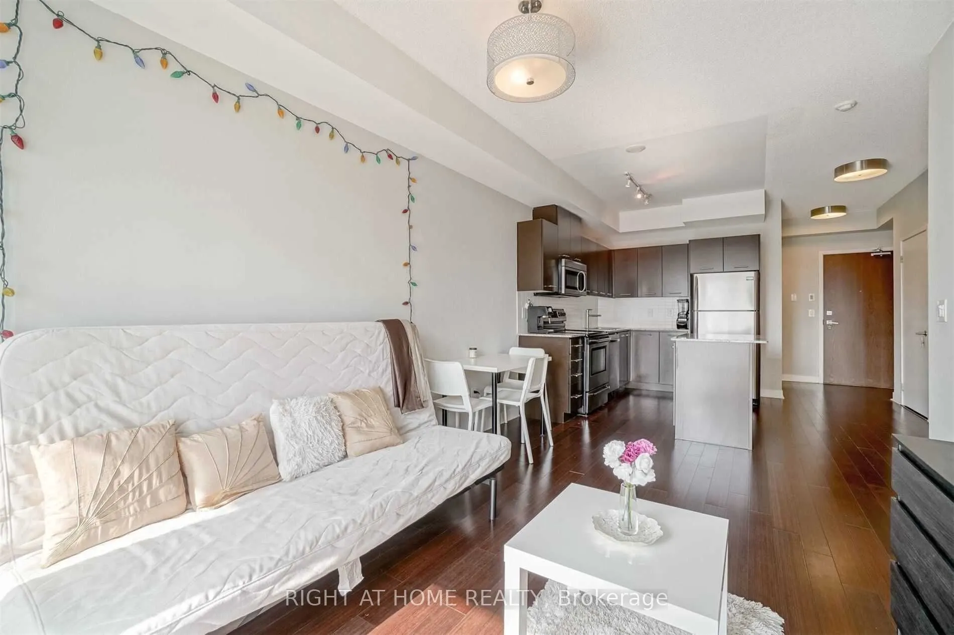 365 Prince Of Wales Drive, #903