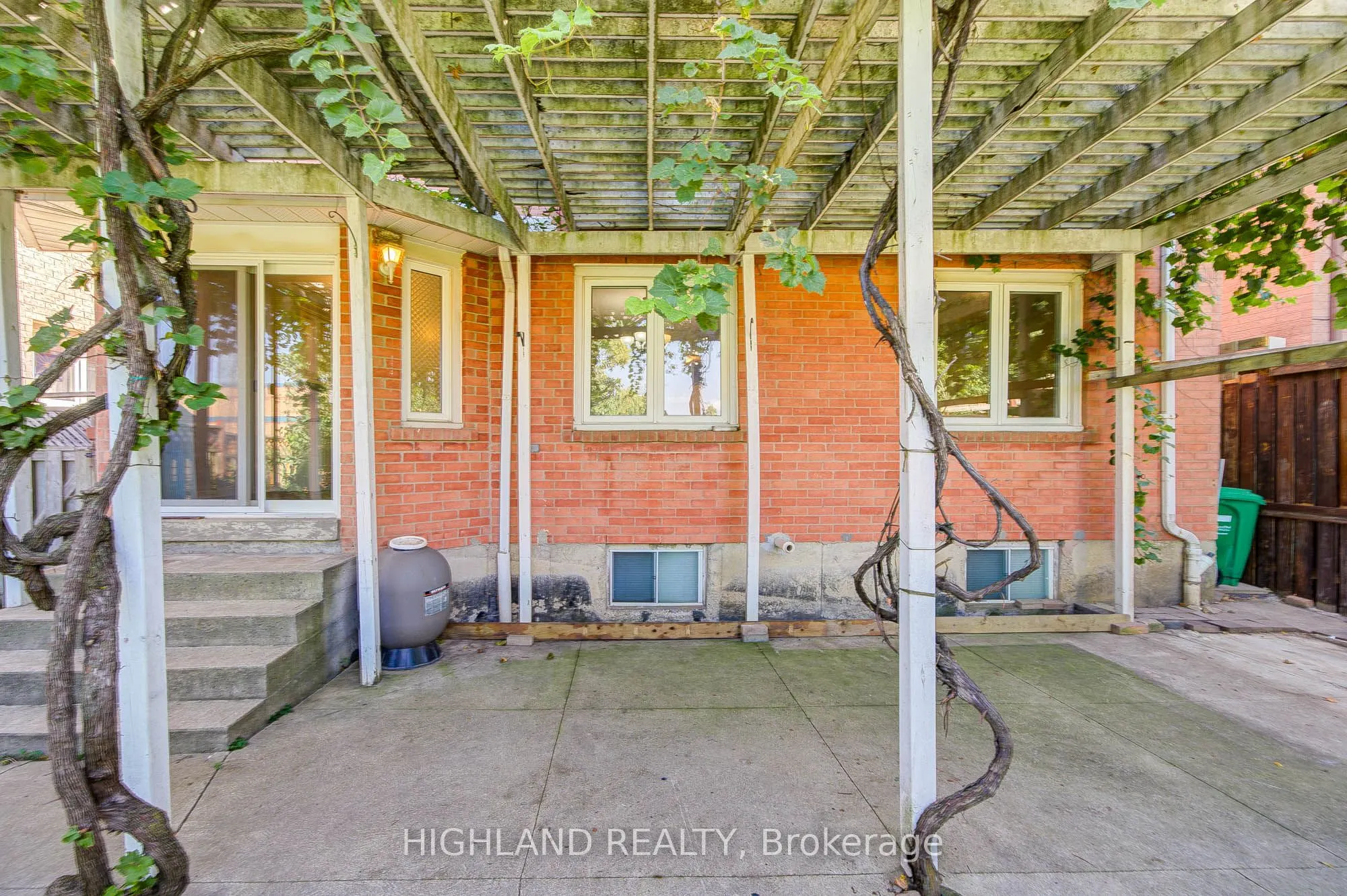 257 Huntington Ridge Drive