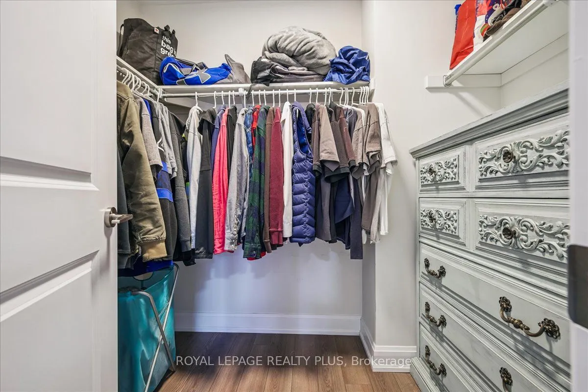 216 Oak Park Boulevard, #414