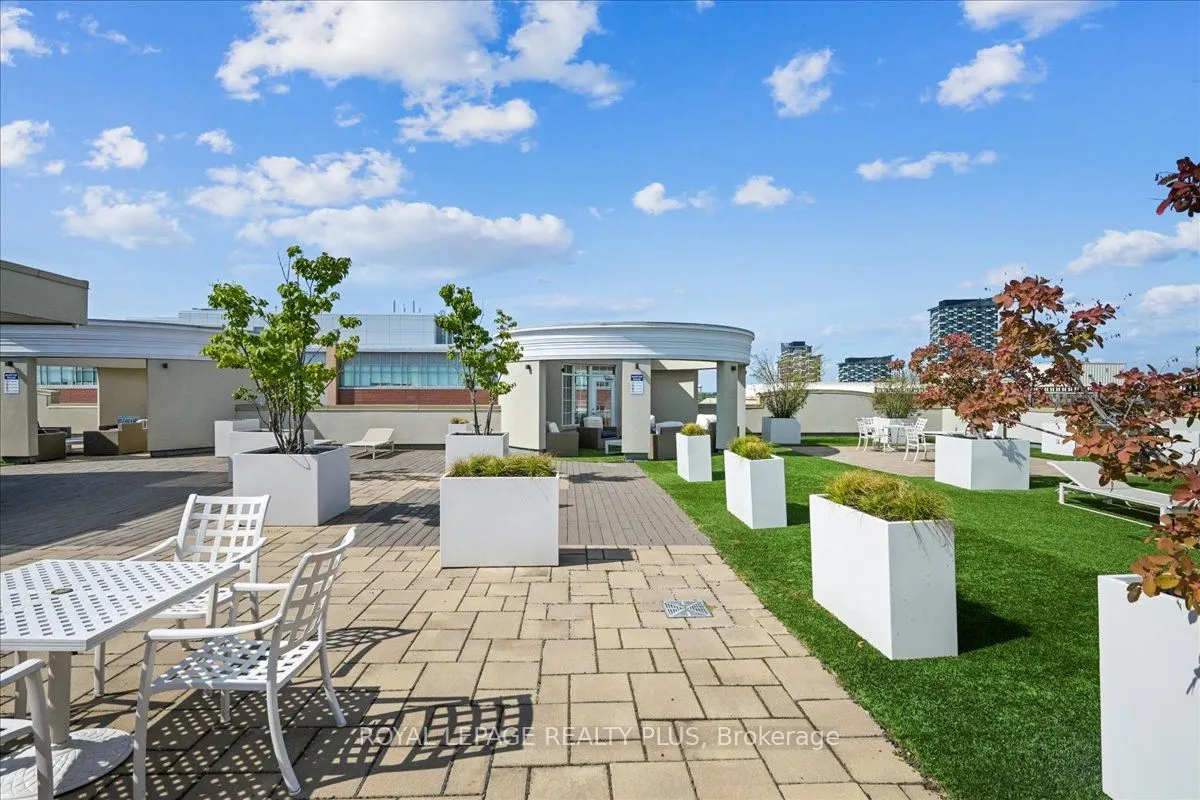 216 Oak Park Boulevard, #414