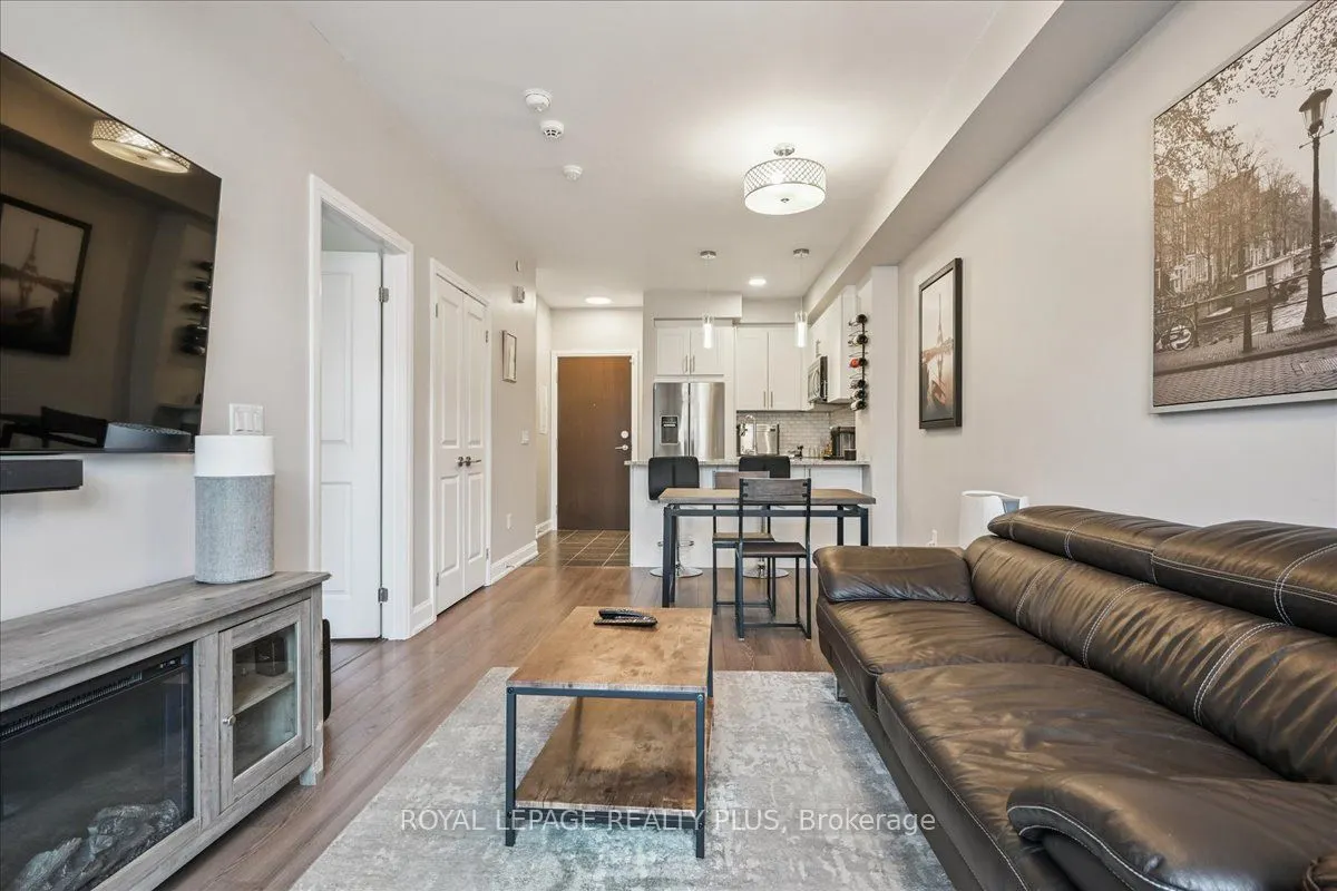 216 Oak Park Boulevard, #414