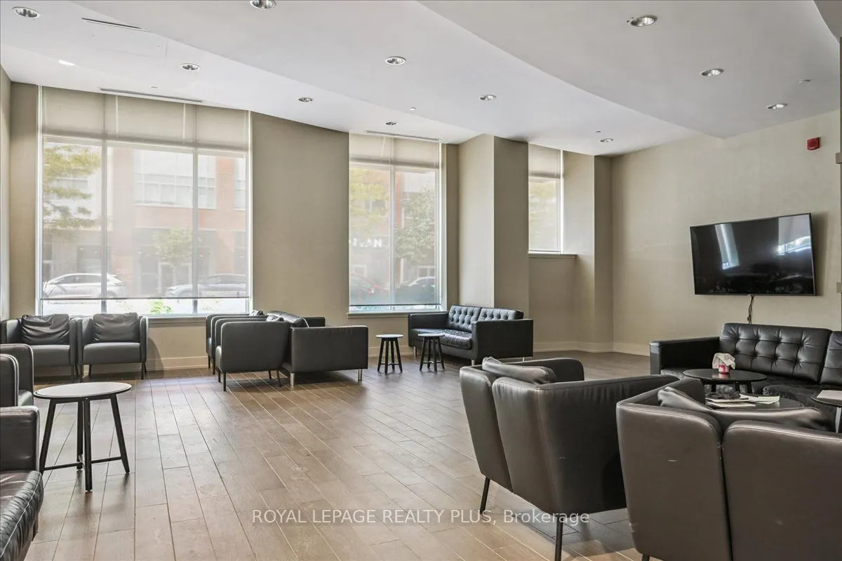 216 Oak Park Boulevard, #414
