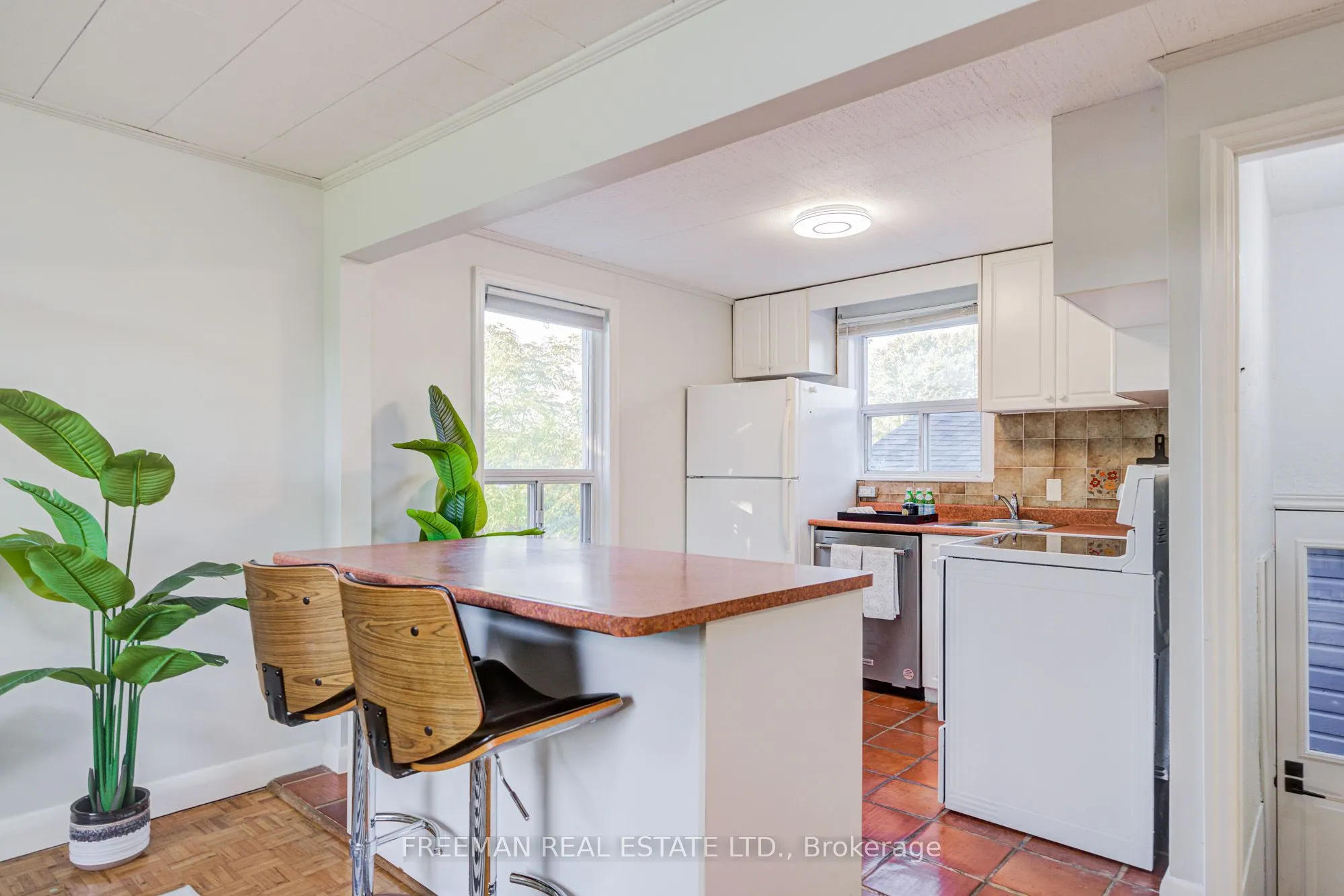 6 Lloyd George Avenue