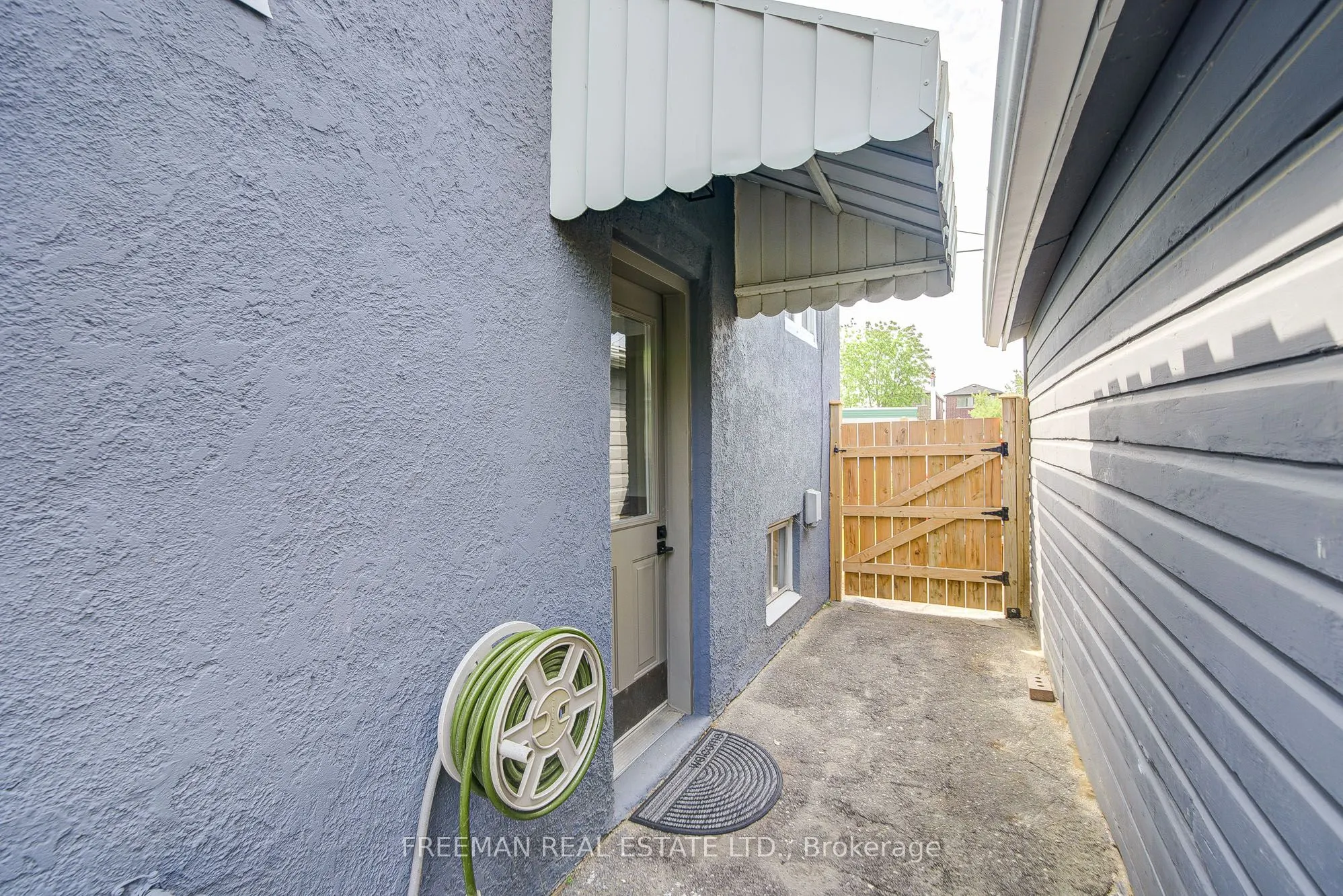 6 Lloyd George Avenue