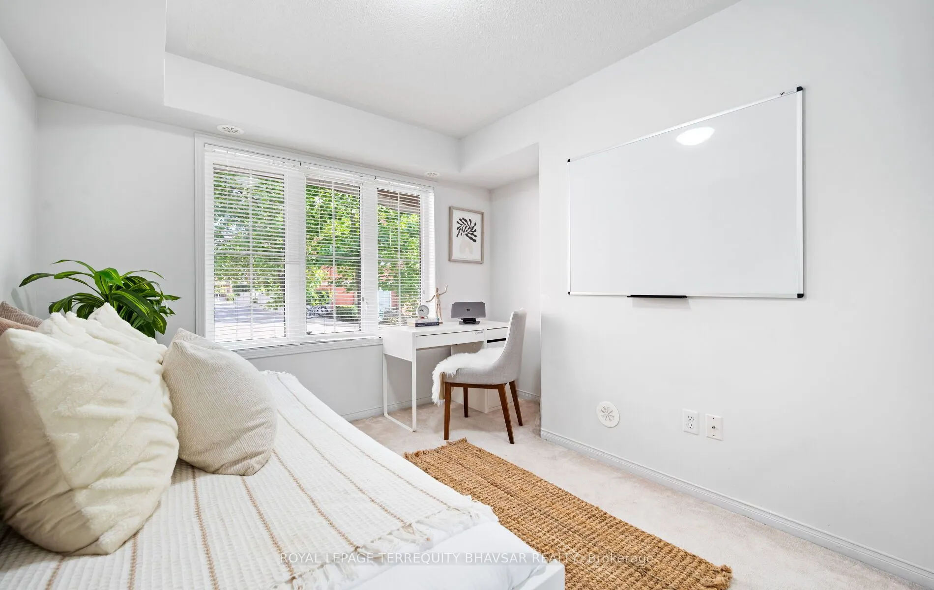 2460 Post Road, #4
