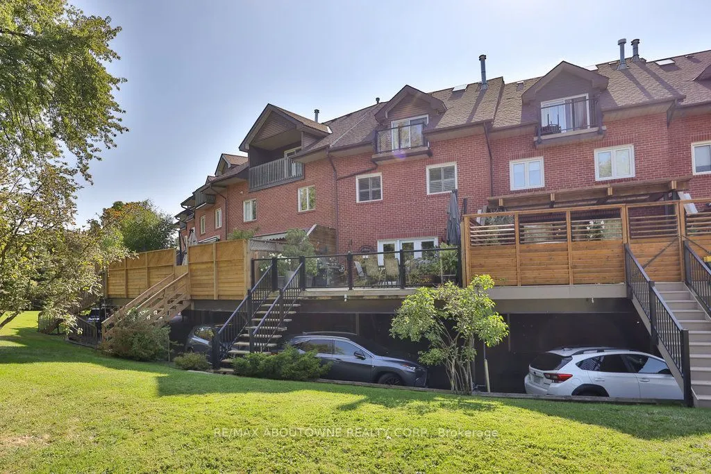 68 Tradewind Drive