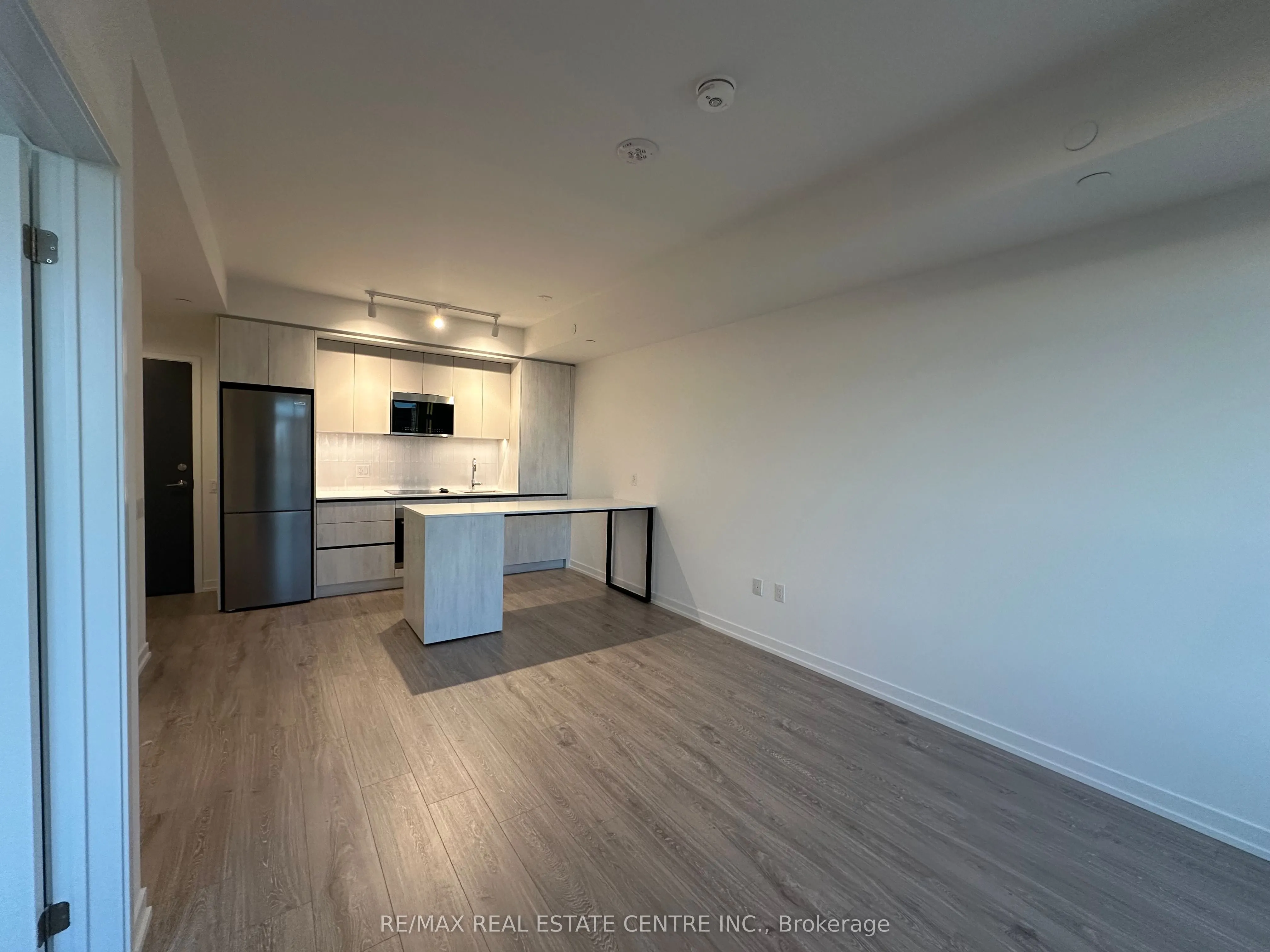 2485 Eglinton Avenue W, #1418
