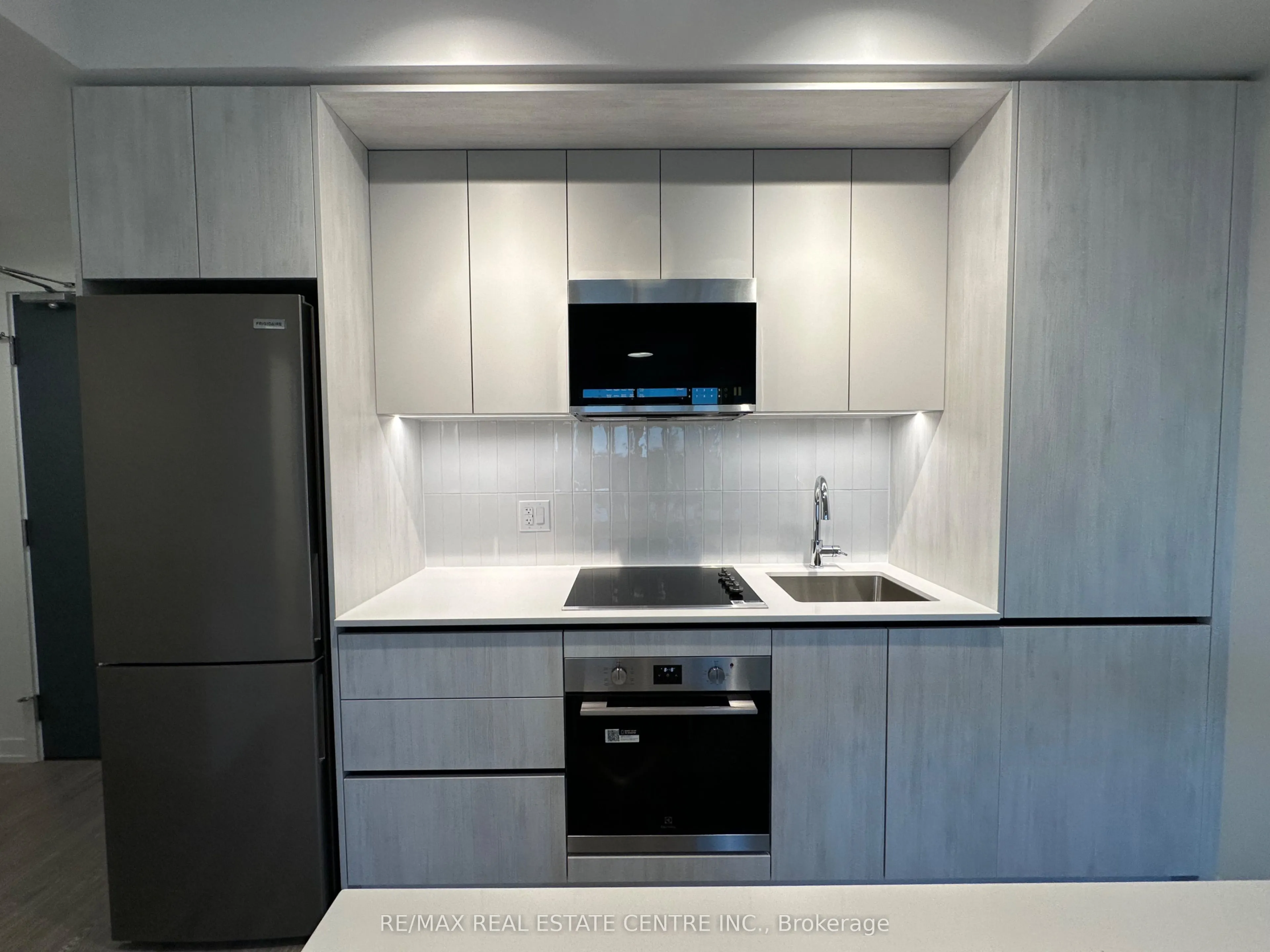 2485 Eglinton Avenue W, #1418