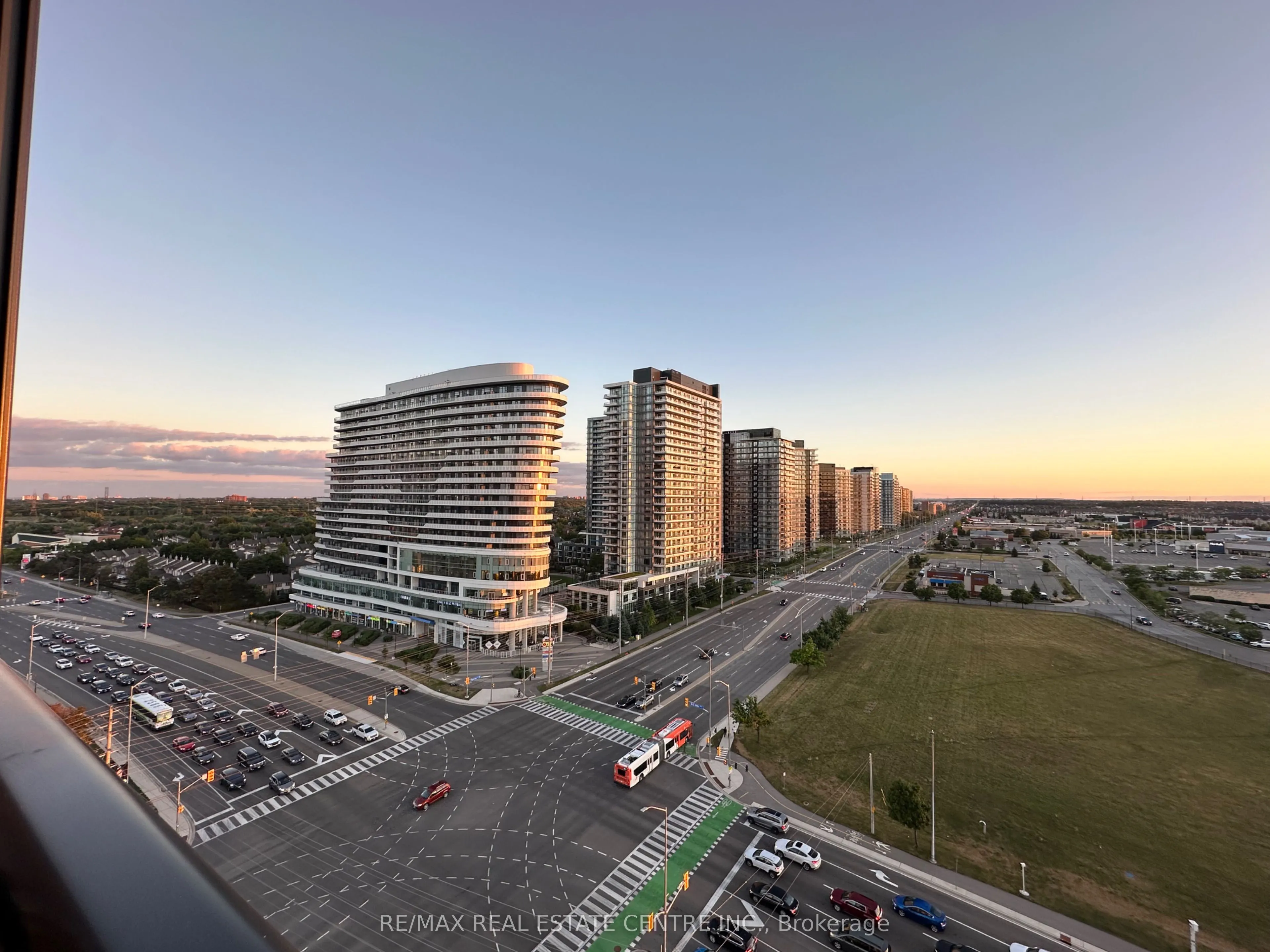 2485 Eglinton Avenue W, #1418