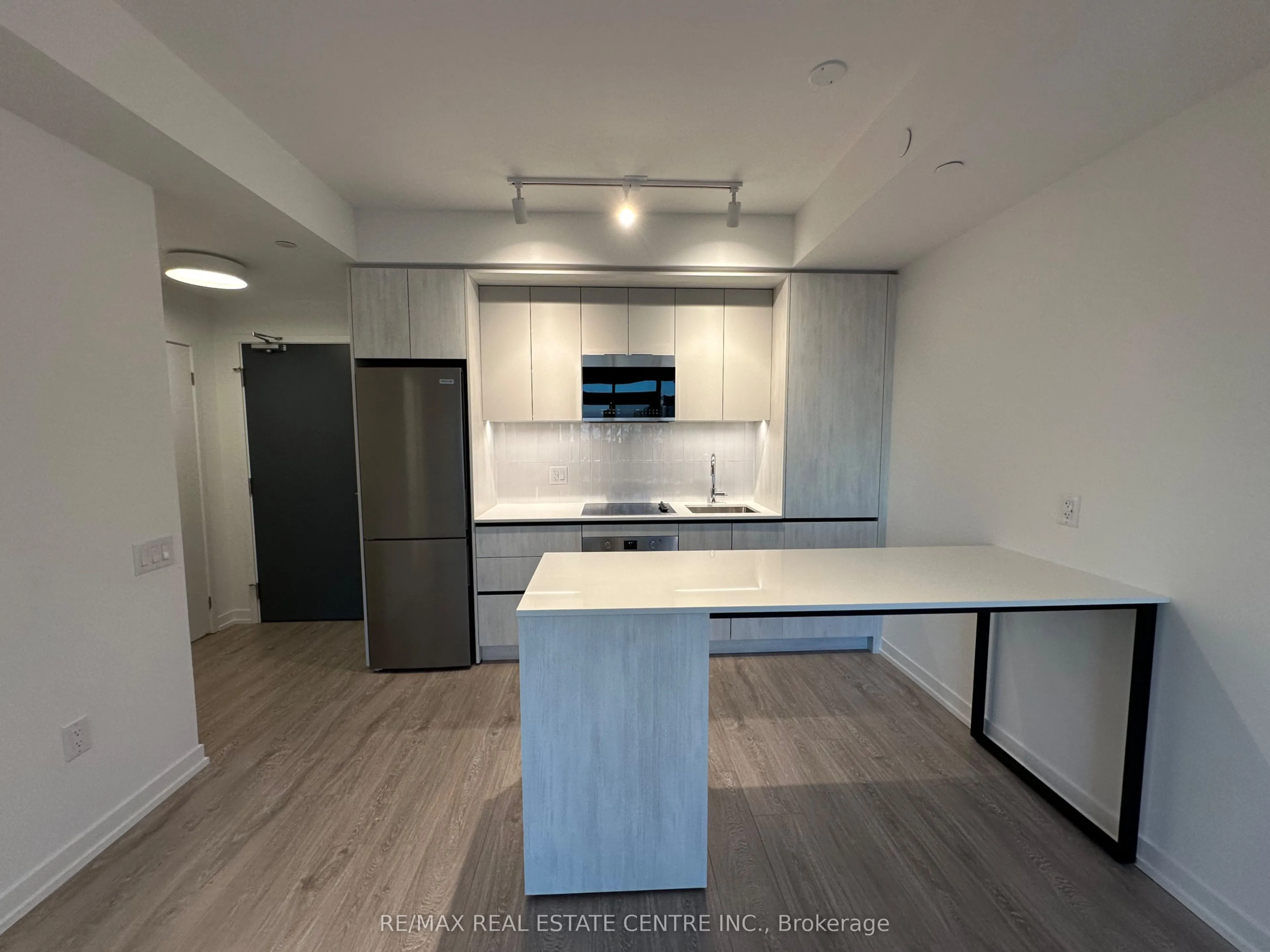 2485 Eglinton Avenue W, #1418
