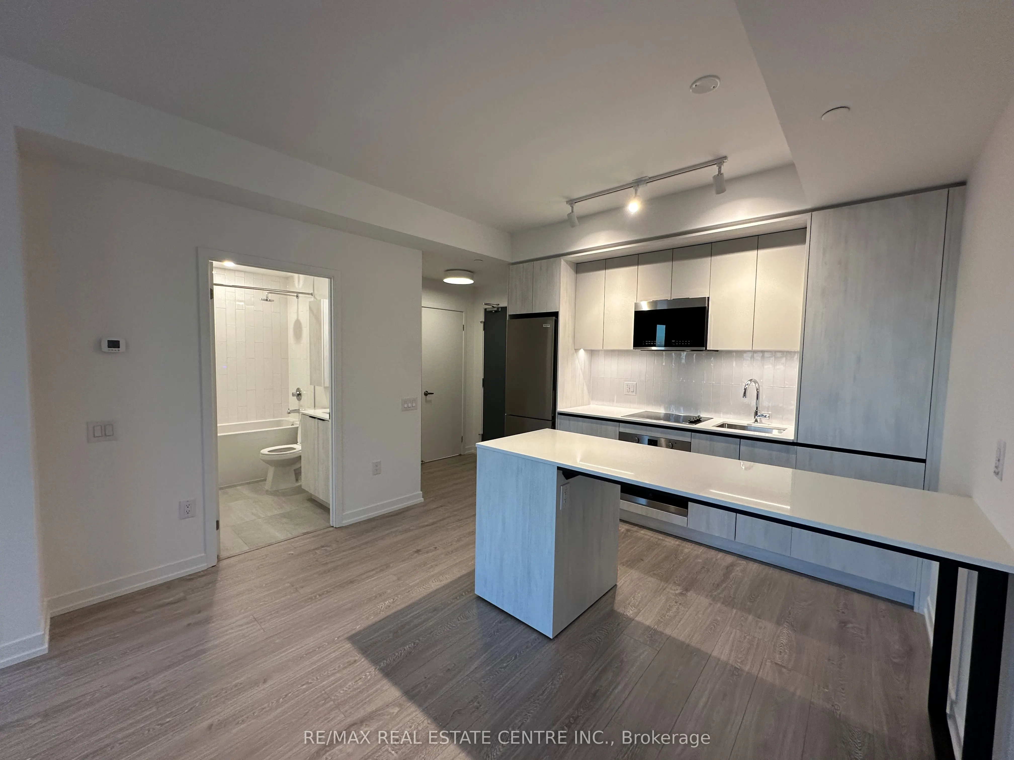 2485 Eglinton Avenue W, #1418