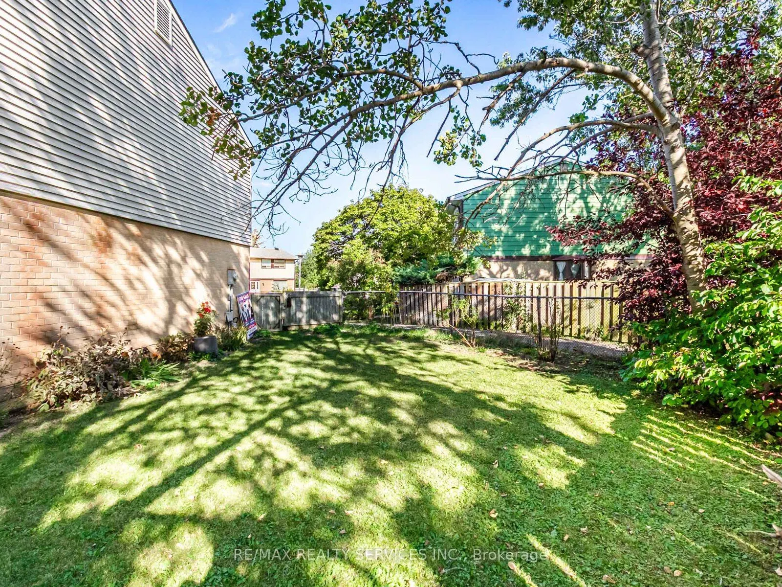 13 Gold Pine Court