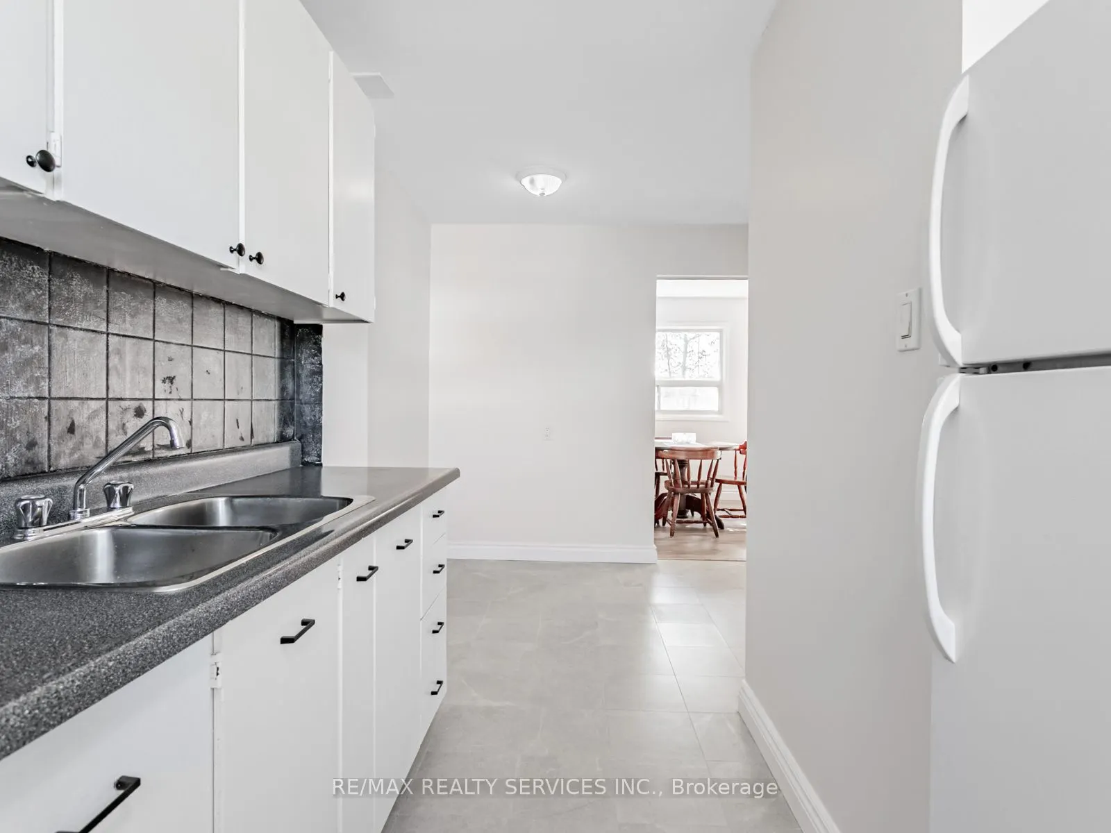 13 Gold Pine Court