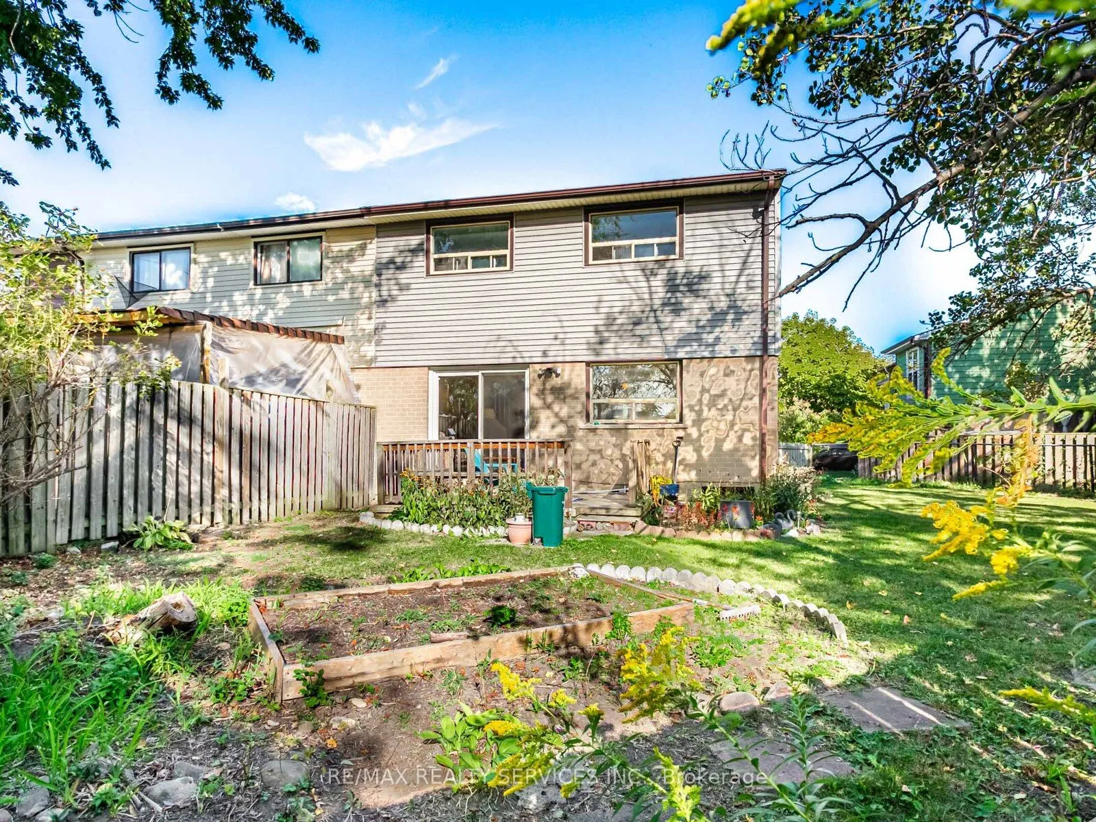 13 Gold Pine Court