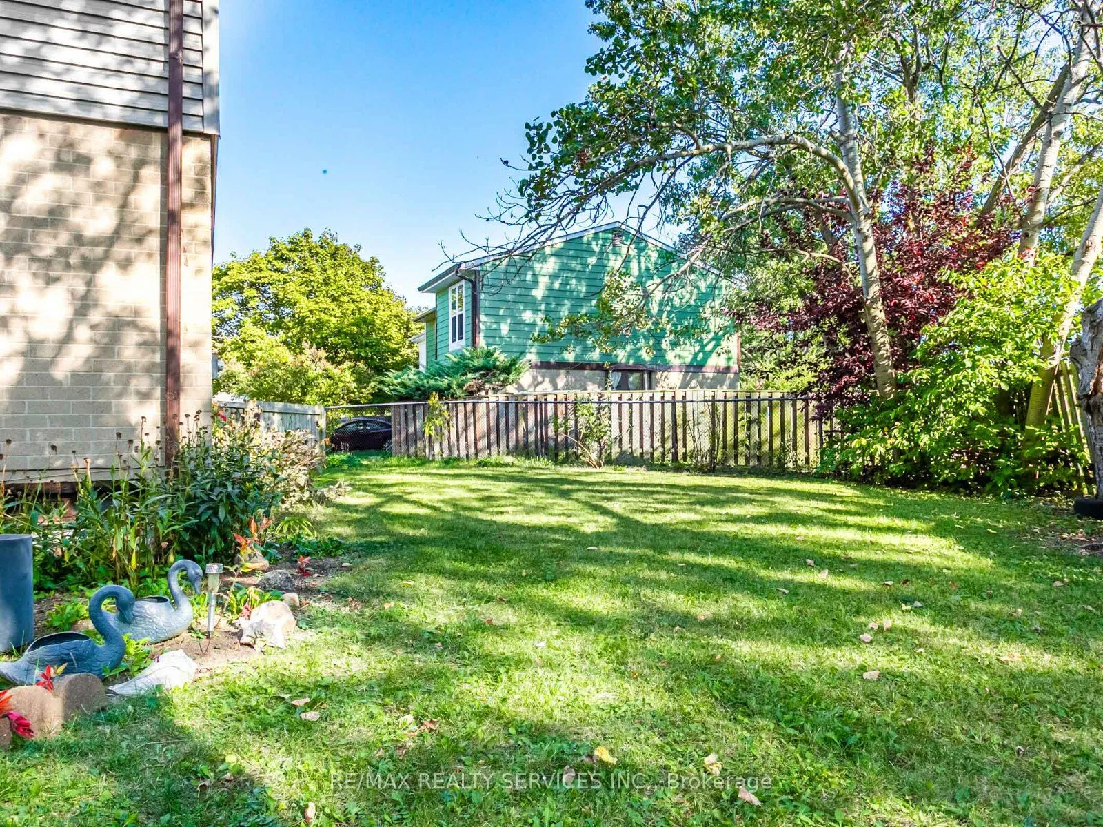 13 Gold Pine Court