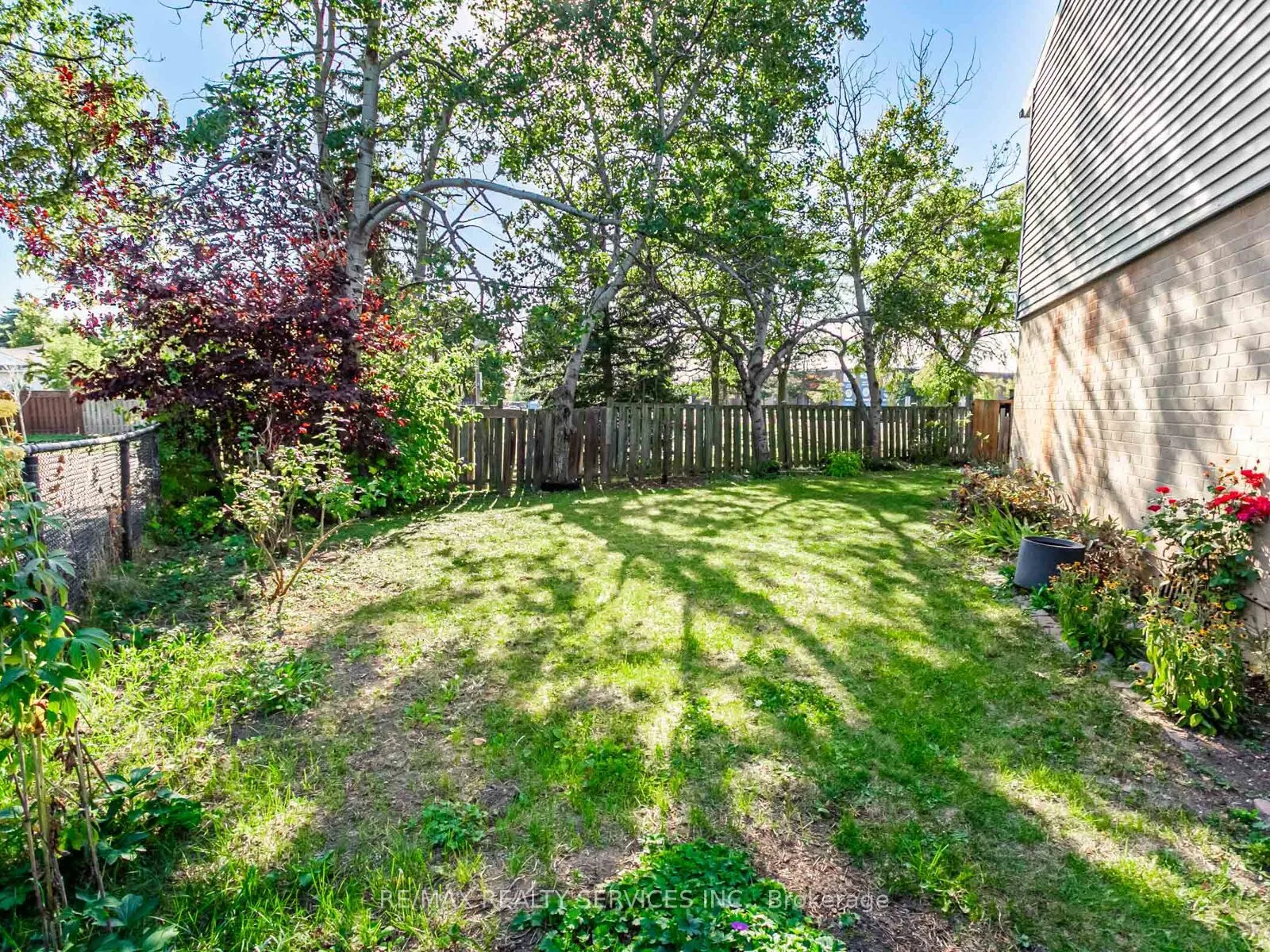 13 Gold Pine Court