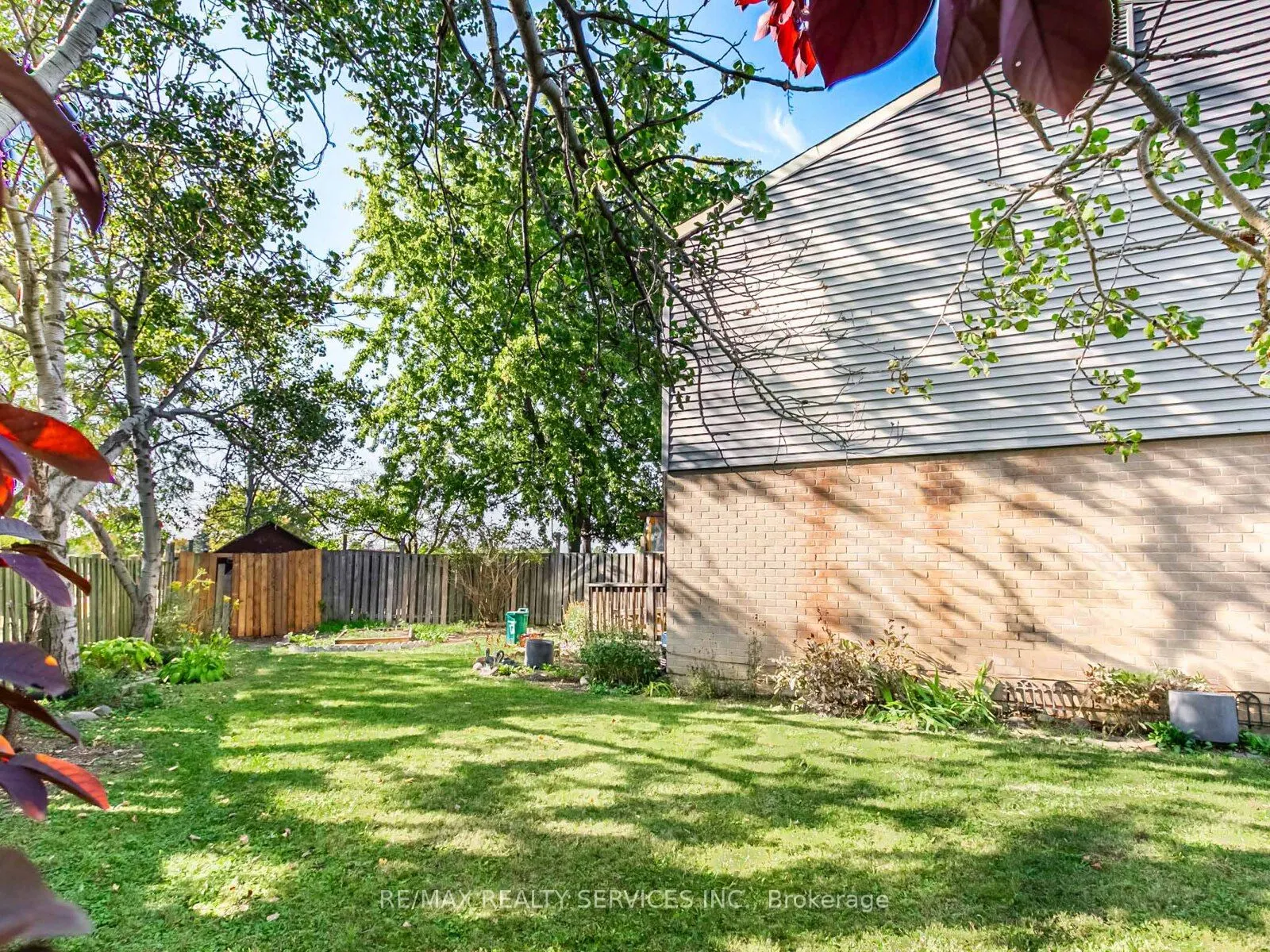 13 Gold Pine Court