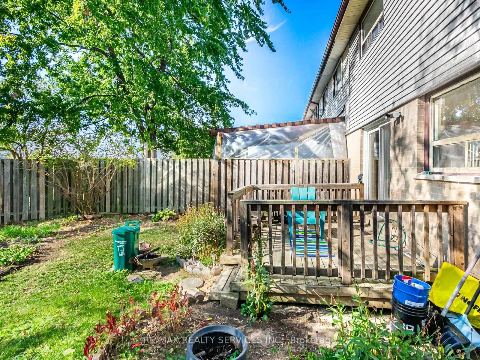 13 Gold Pine Court