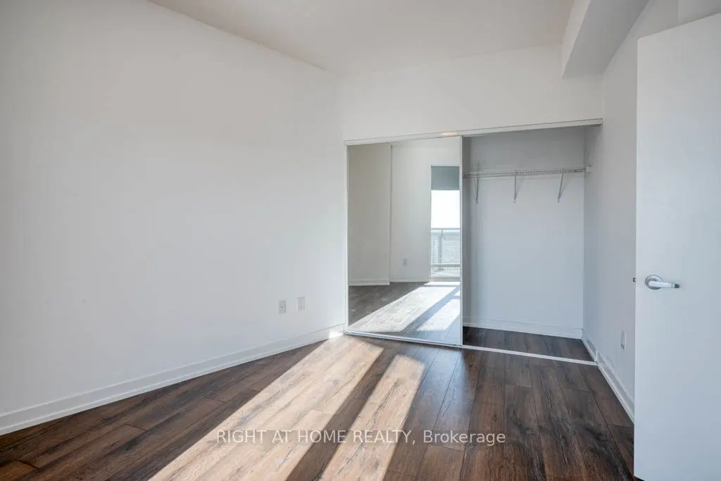 2520 Eglinton Avenue W, #1615