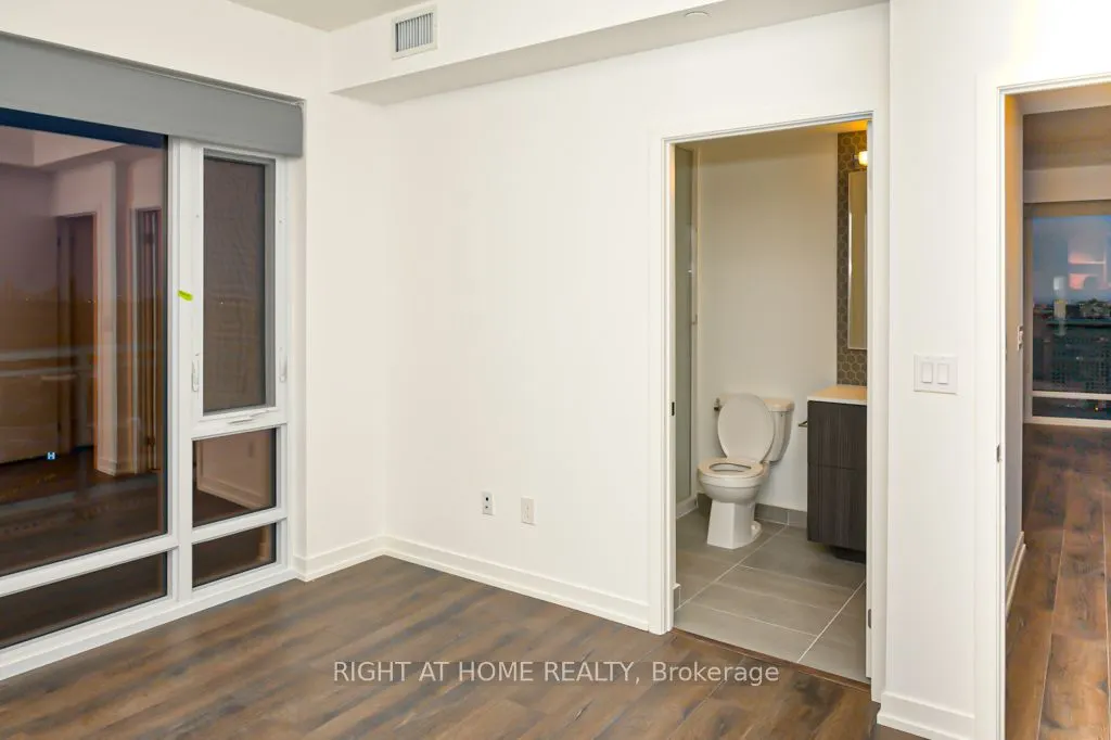 2520 Eglinton Avenue W, #1615
