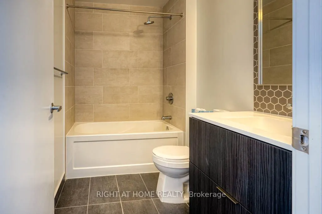 2520 Eglinton Avenue W, #1615