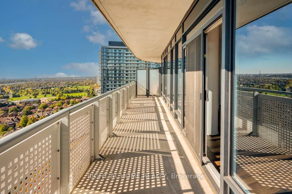 2520 Eglinton Avenue W, #1615