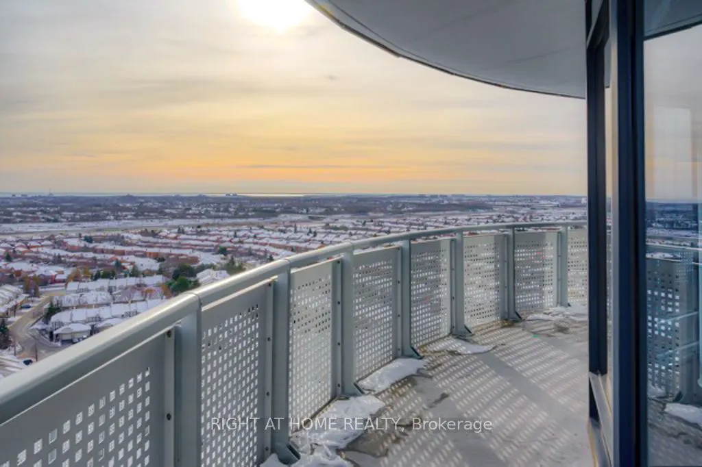2520 Eglinton Avenue W, #1615