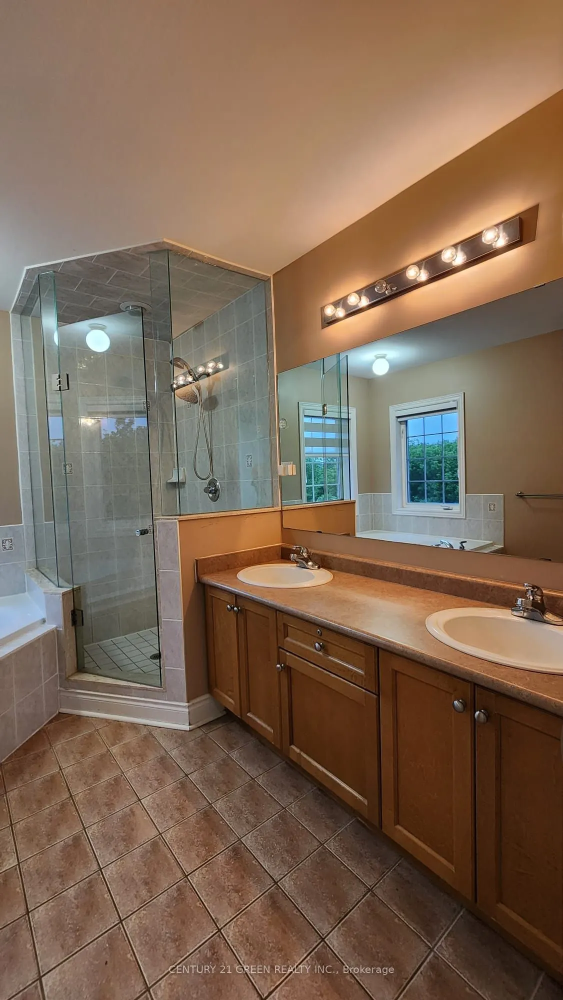 68 River Rock Crescent, #UPPER PORTION