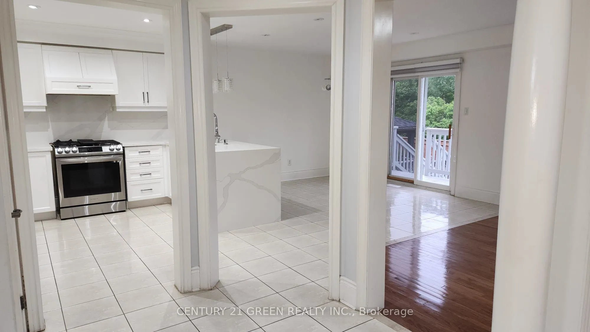 68 River Rock Crescent, #UPPER PORTION