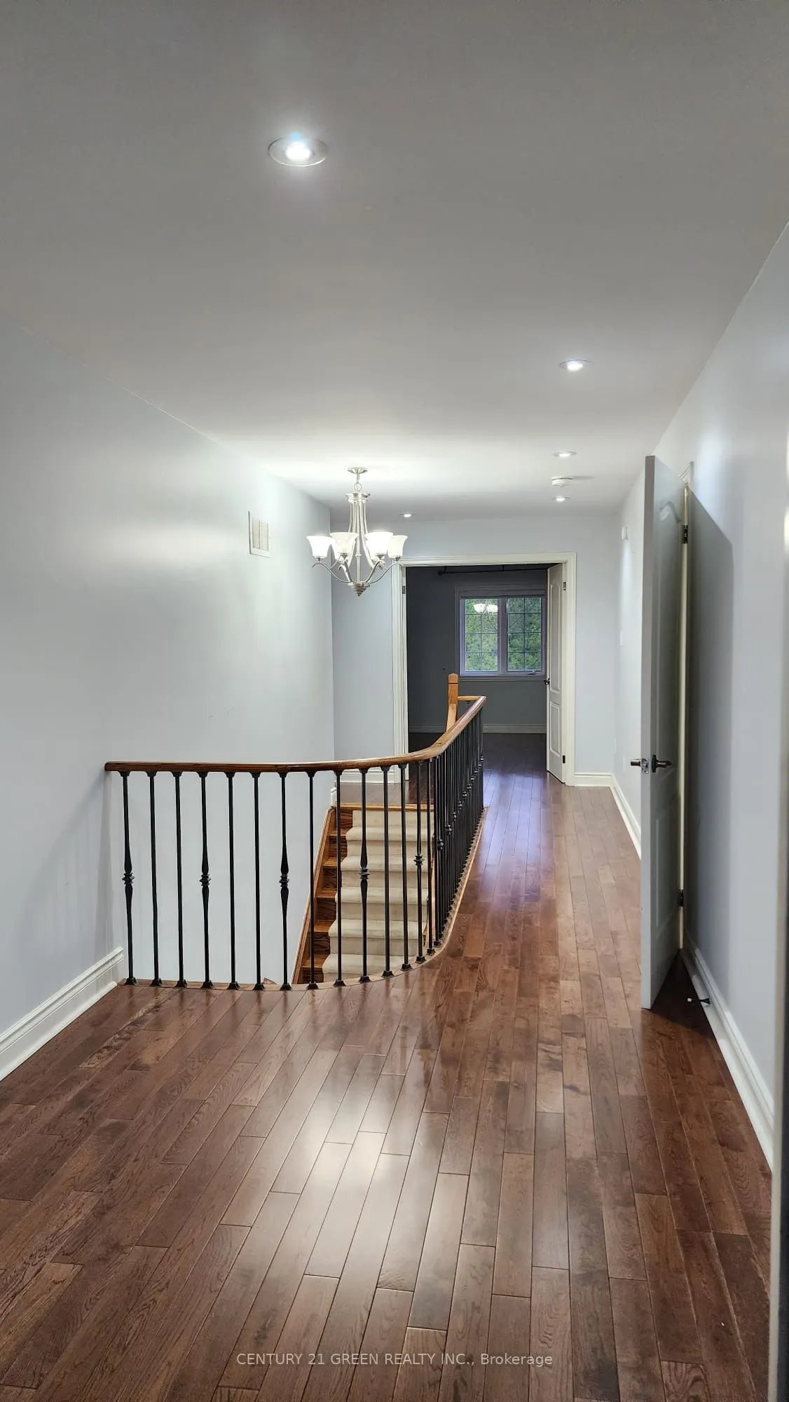 68 River Rock Crescent, #UPPER PORTION