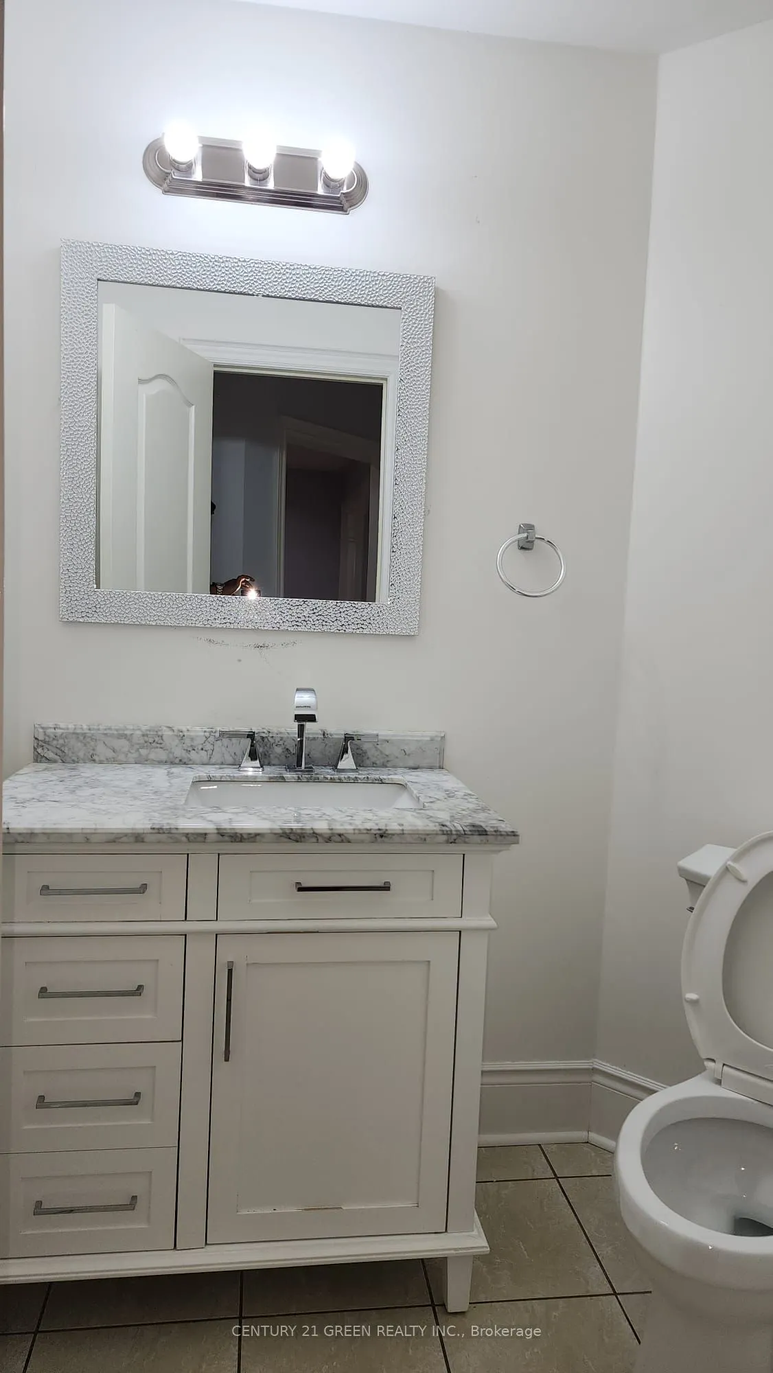 68 River Rock Crescent, #UPPER PORTION