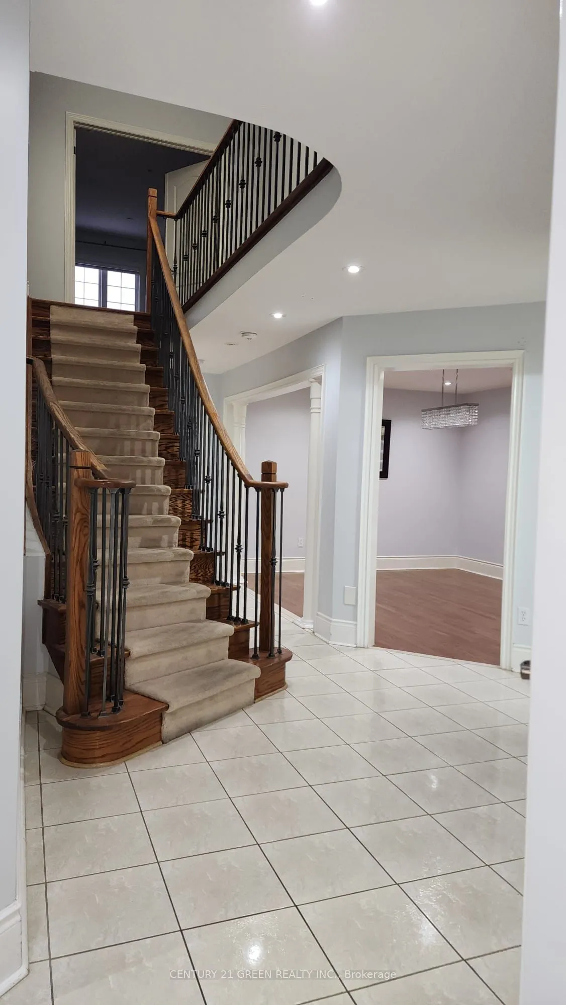 68 River Rock Crescent, #UPPER PORTION