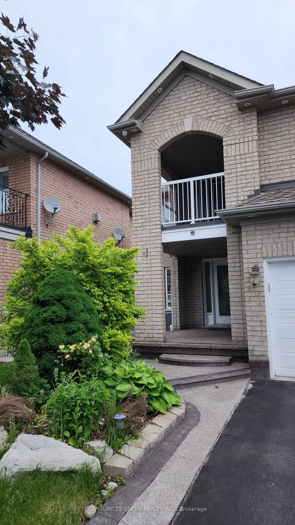 68 River Rock Crescent, #UPPER PORTION