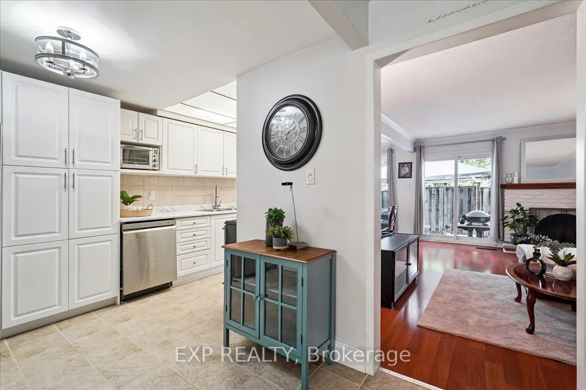 65 Greenwich Circle, #124