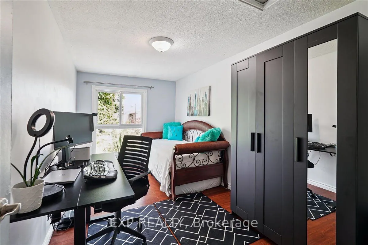 65 Greenwich Circle, #124