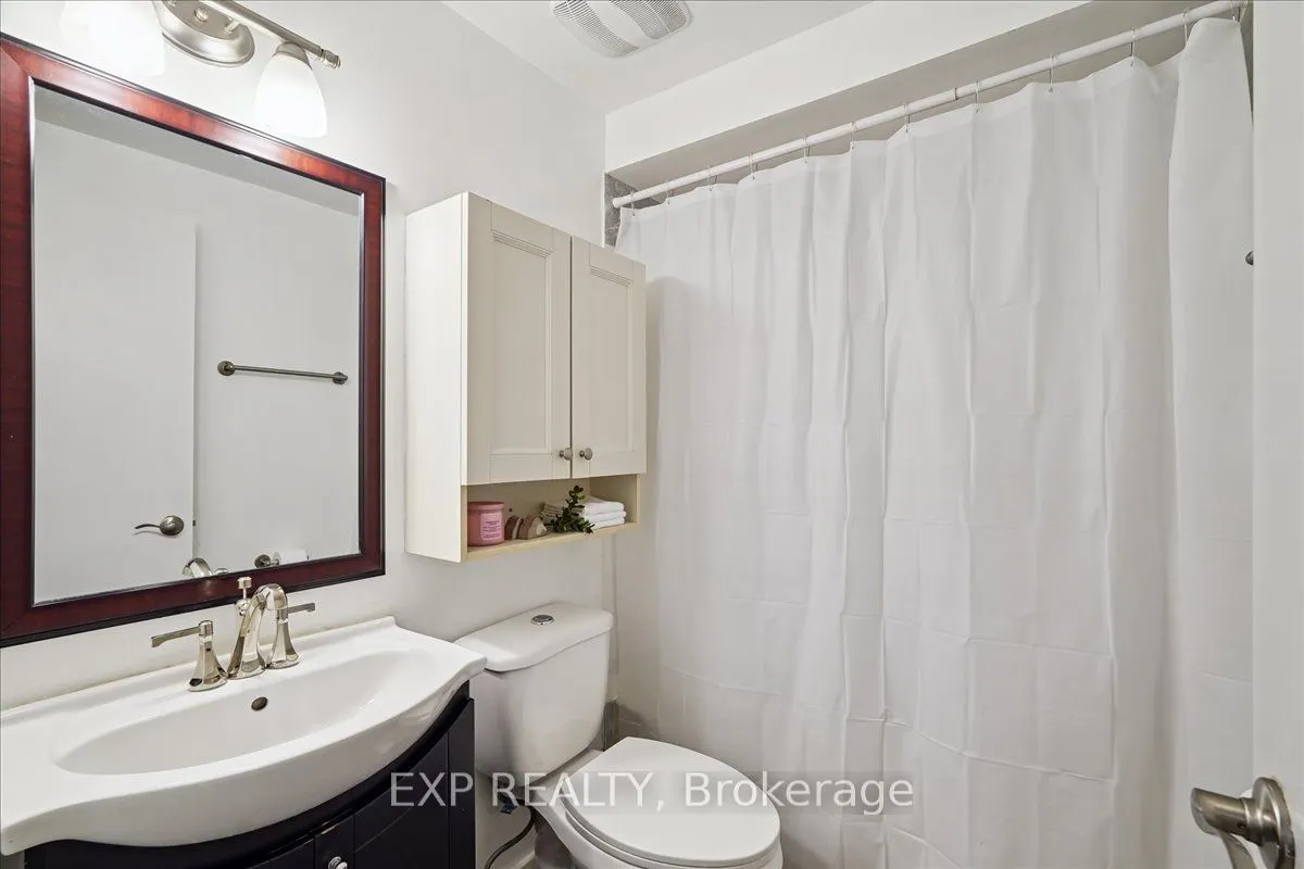 65 Greenwich Circle, #124
