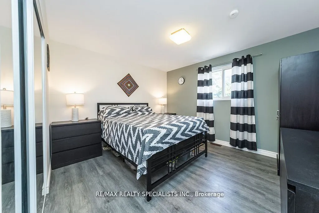 6 Griselda Court